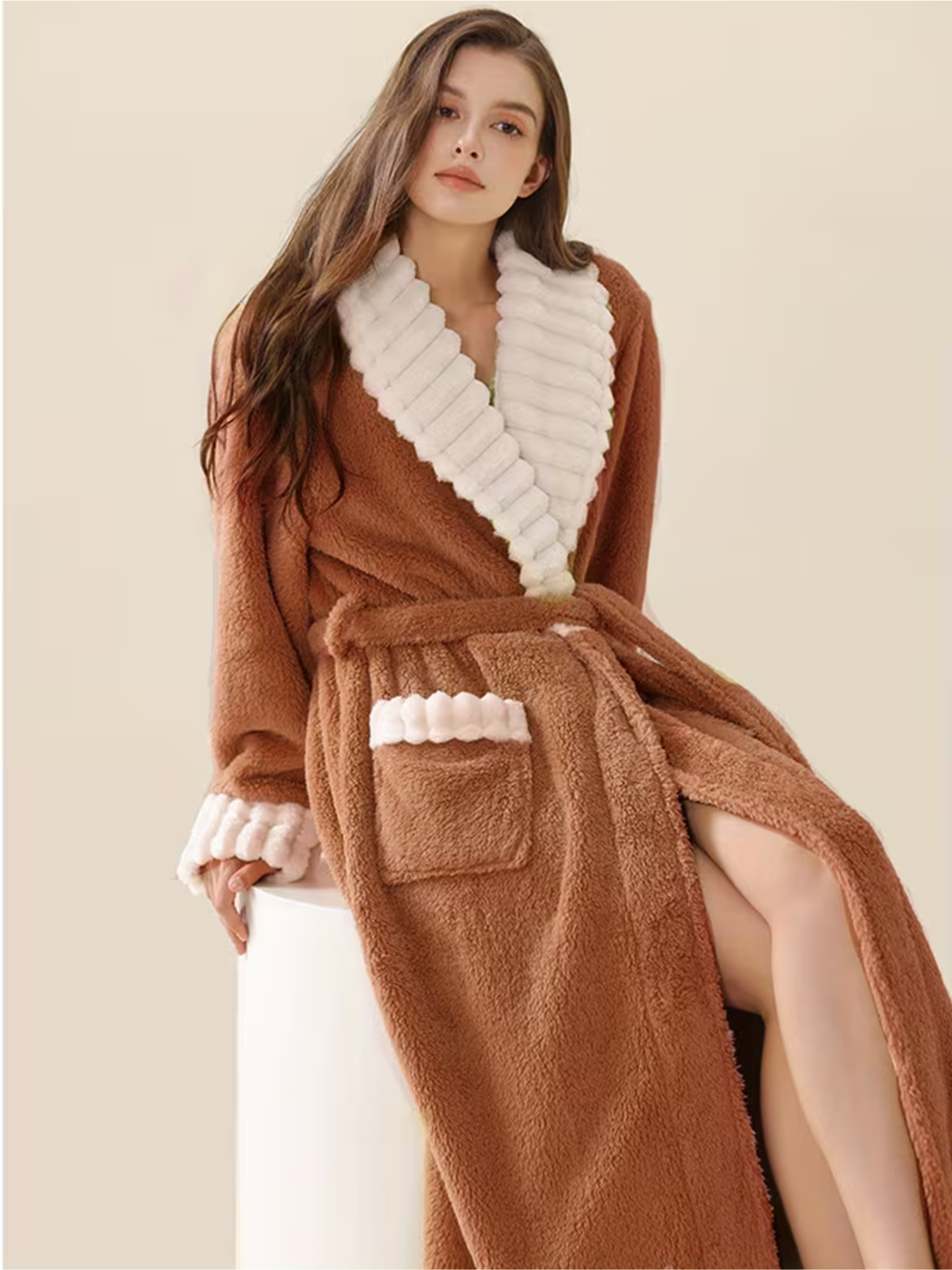 Flauschiger Damen-Winterbademantel – Extra Lang & Wärmend | Weiches Flanell mit Taschen