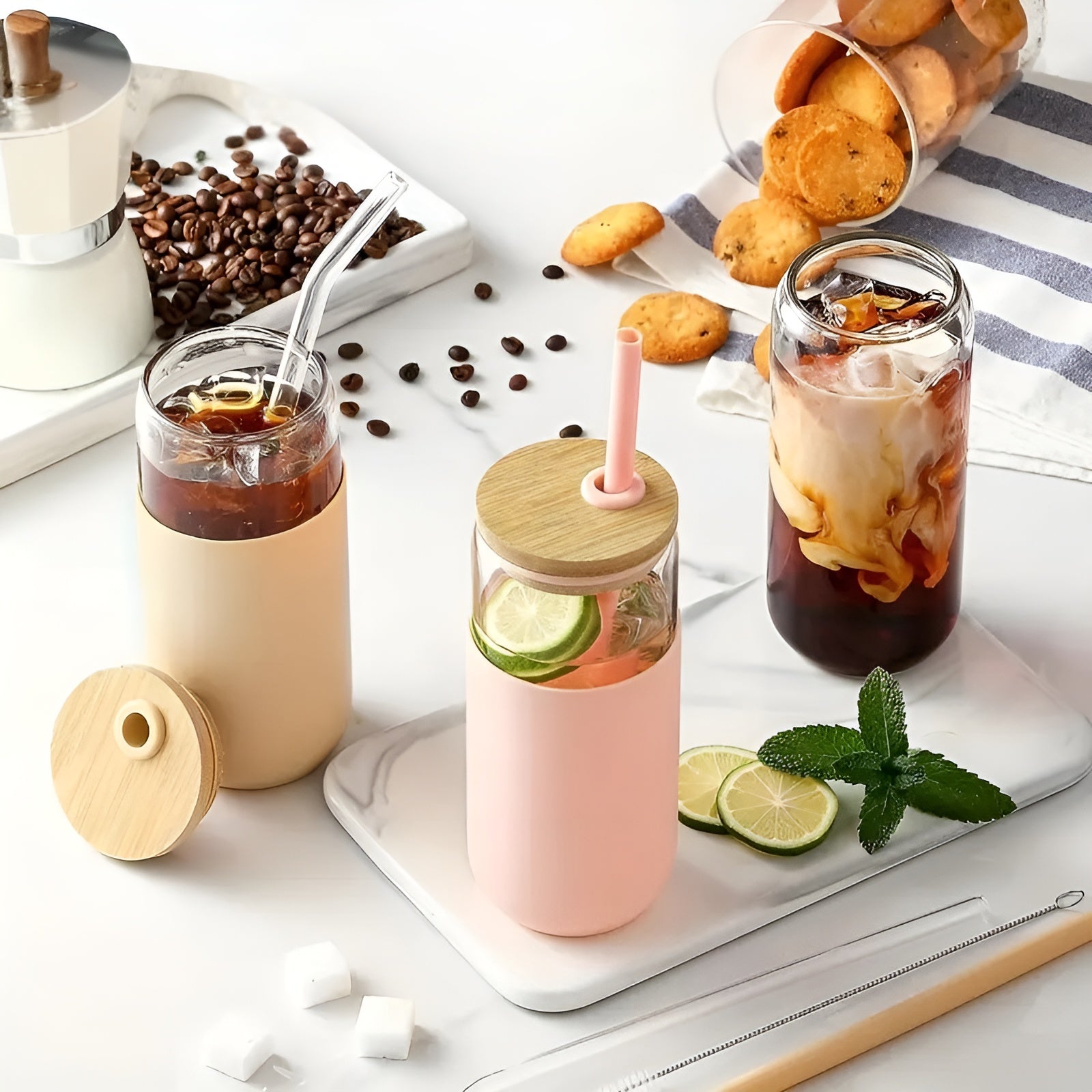 Trinkgläser mit Strohhalm – 2-teiliges Set mit Holzdeckel & Silikonhalter | Perfekt für Kaffee, Saft & Smoothies