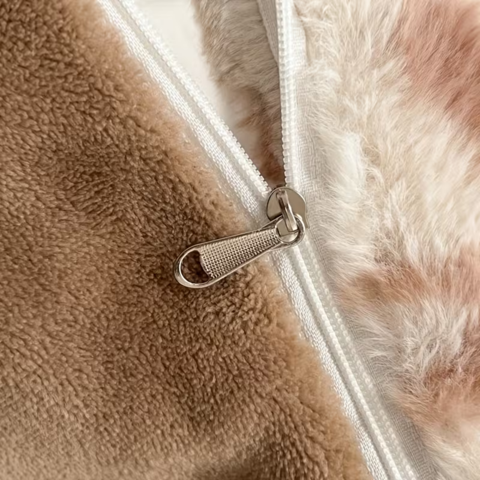 Bettwäsche-Set aus Kunstkaninchenfell (4-teilig) – Extra weich & warm | Kuschelig mit Leopardenpfoten-Design
