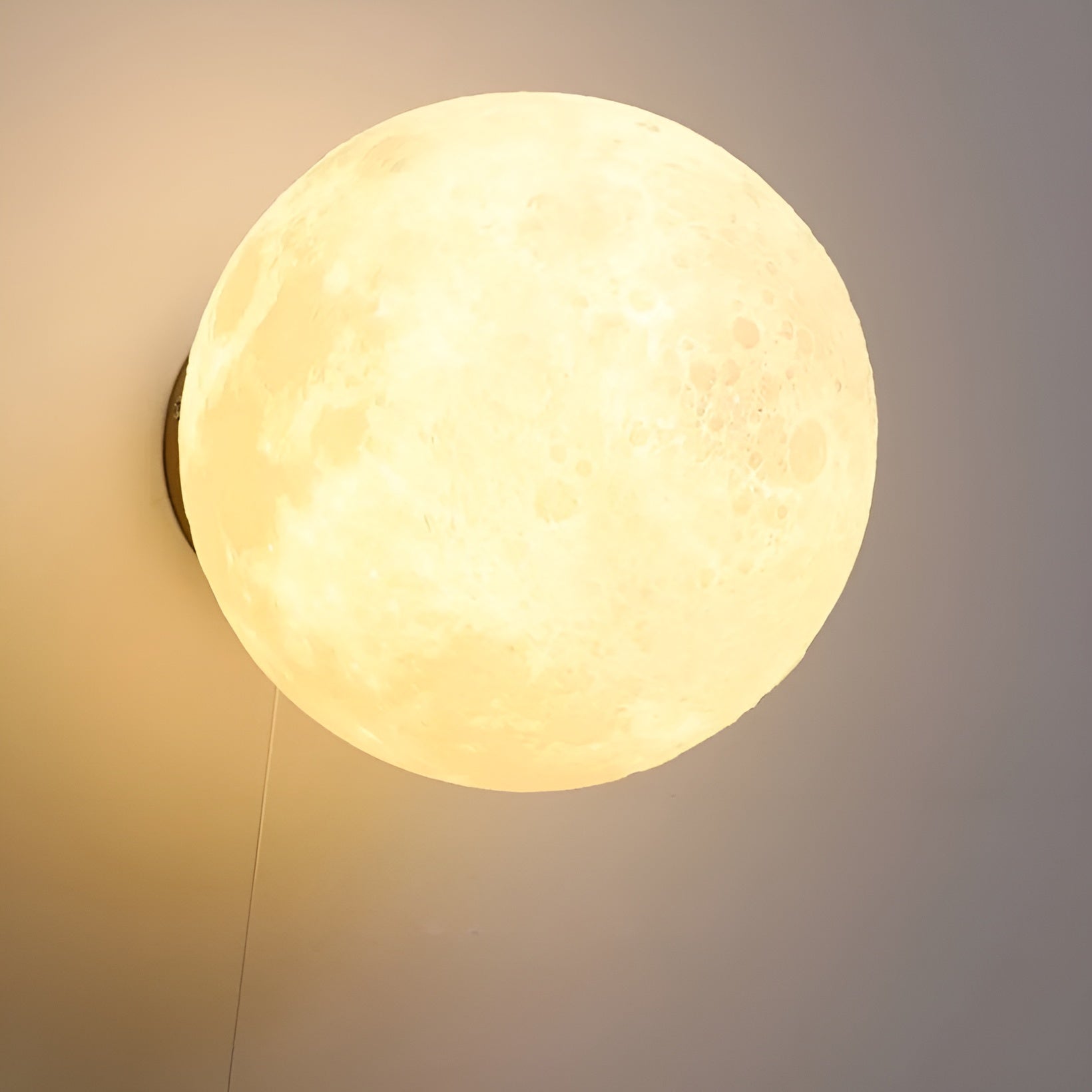 Astronauten-Wandlampe – Dekorative Lampe mit Planet & Glaskugel | Perfekt fürs Kinderzimmer & Nachttisch