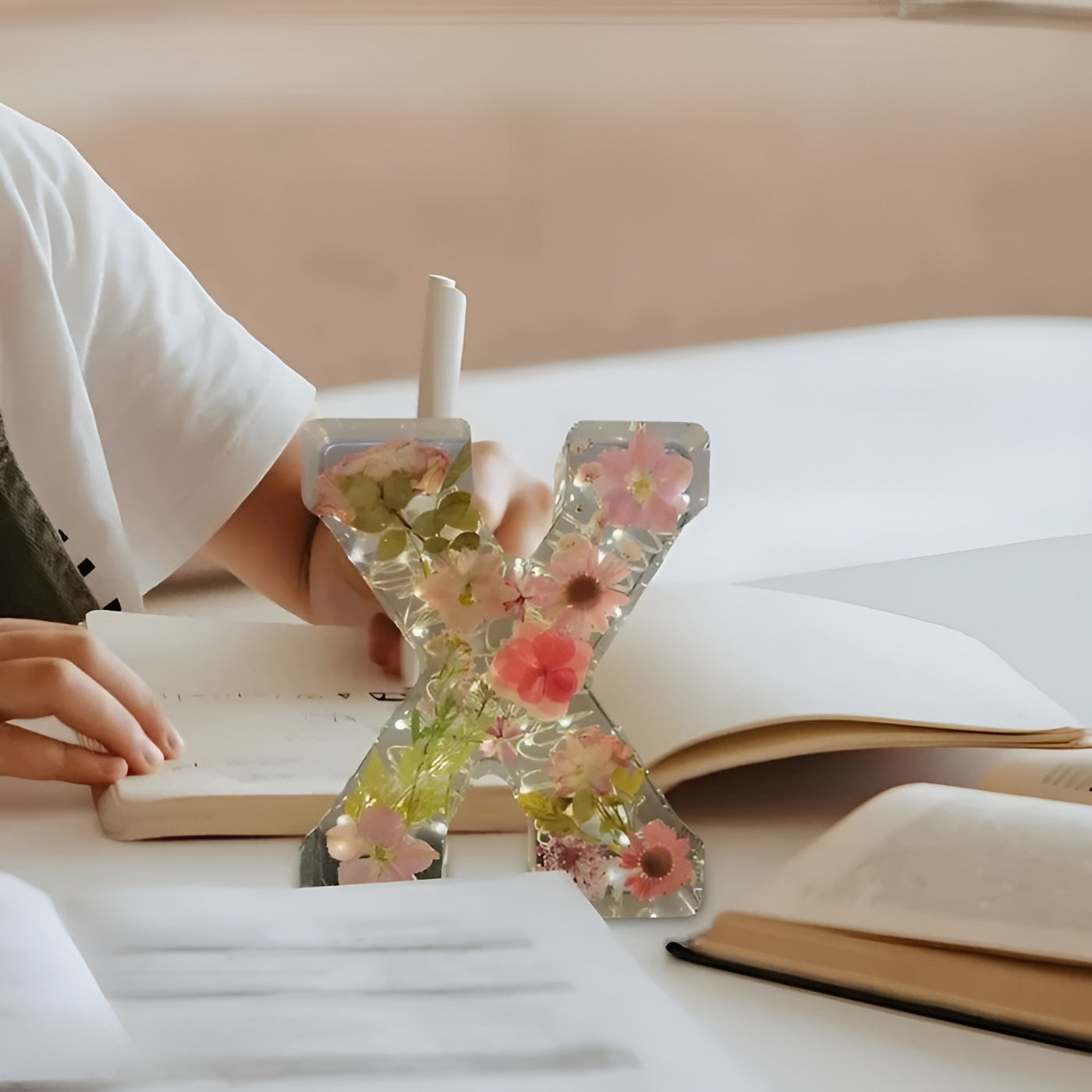 Blumen Buchstaben Lampe – Dekorativ aus Harz | Romantisches Licht für Zuhause & Feste