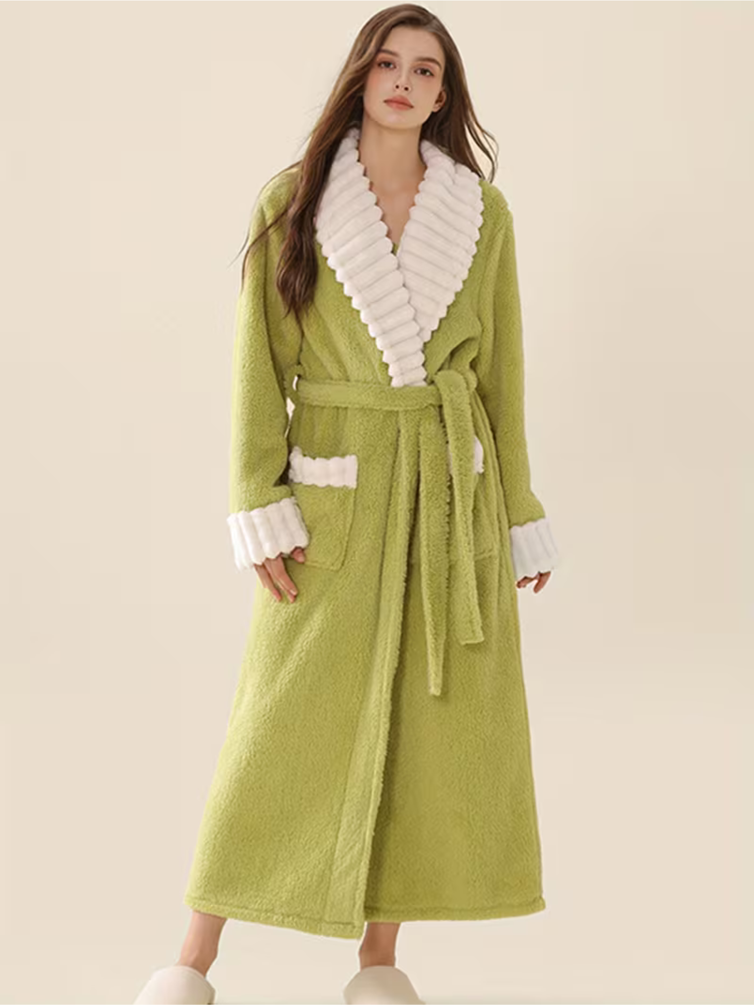 Flauschiger Damen-Winterbademantel – Extra Lang & Wärmend | Weiches Flanell mit Taschen