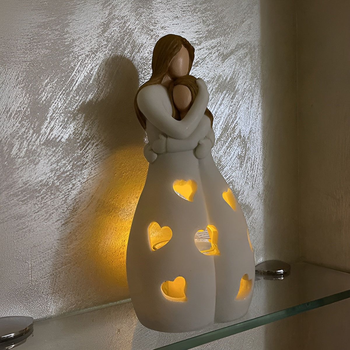 Embrace Glow - Umarmende Mutter Tochter Statue Flackernder Kerzenständer - Elegare