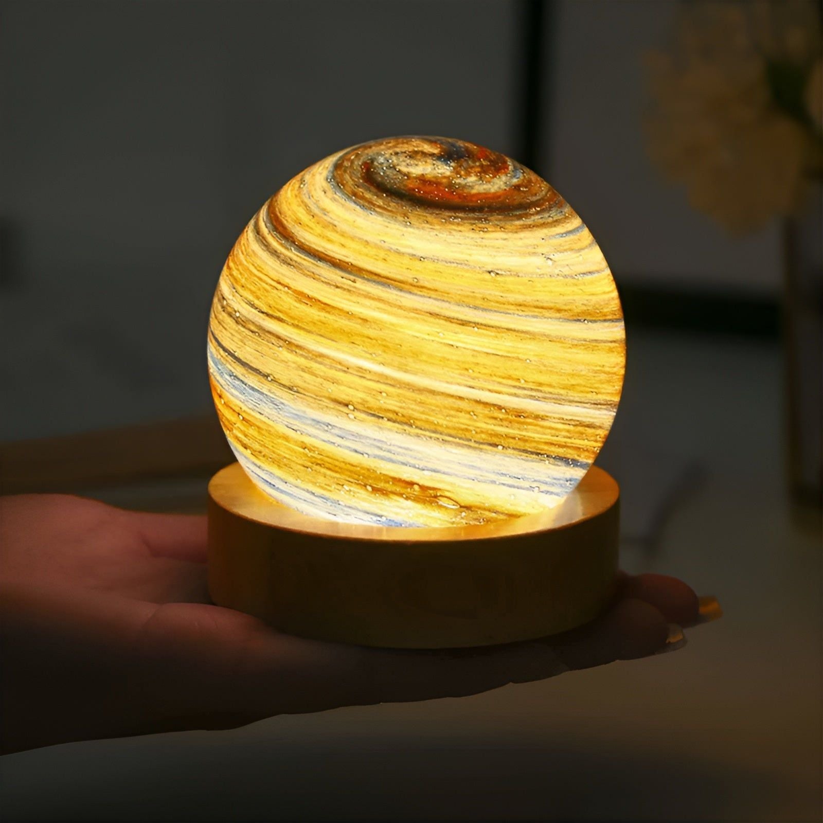 Cosmic Glow - 3D USB-Betriebene Mini Planet Glaslampe mit Holzständer - Elegare