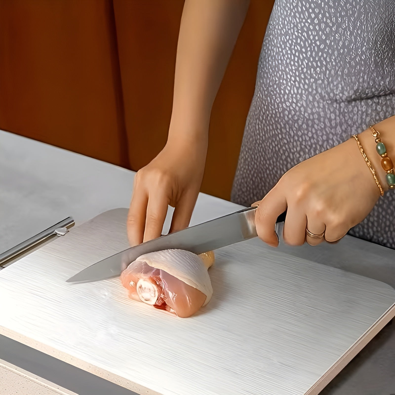 Schneidebrett aus Edelstahl & Weizenstroh – Doppelseitig und Spülmaschinenfest | Groß mit Griff für Fleisch Gemüse
