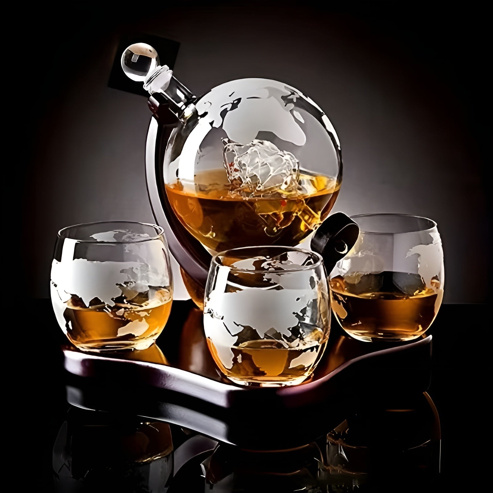 Whisky-Dekanter-Set mit Globus – Edles Karaffen-Set mit 4 gravierten Gläsern | Perfekt als Geschenk & Bar-Highlight
