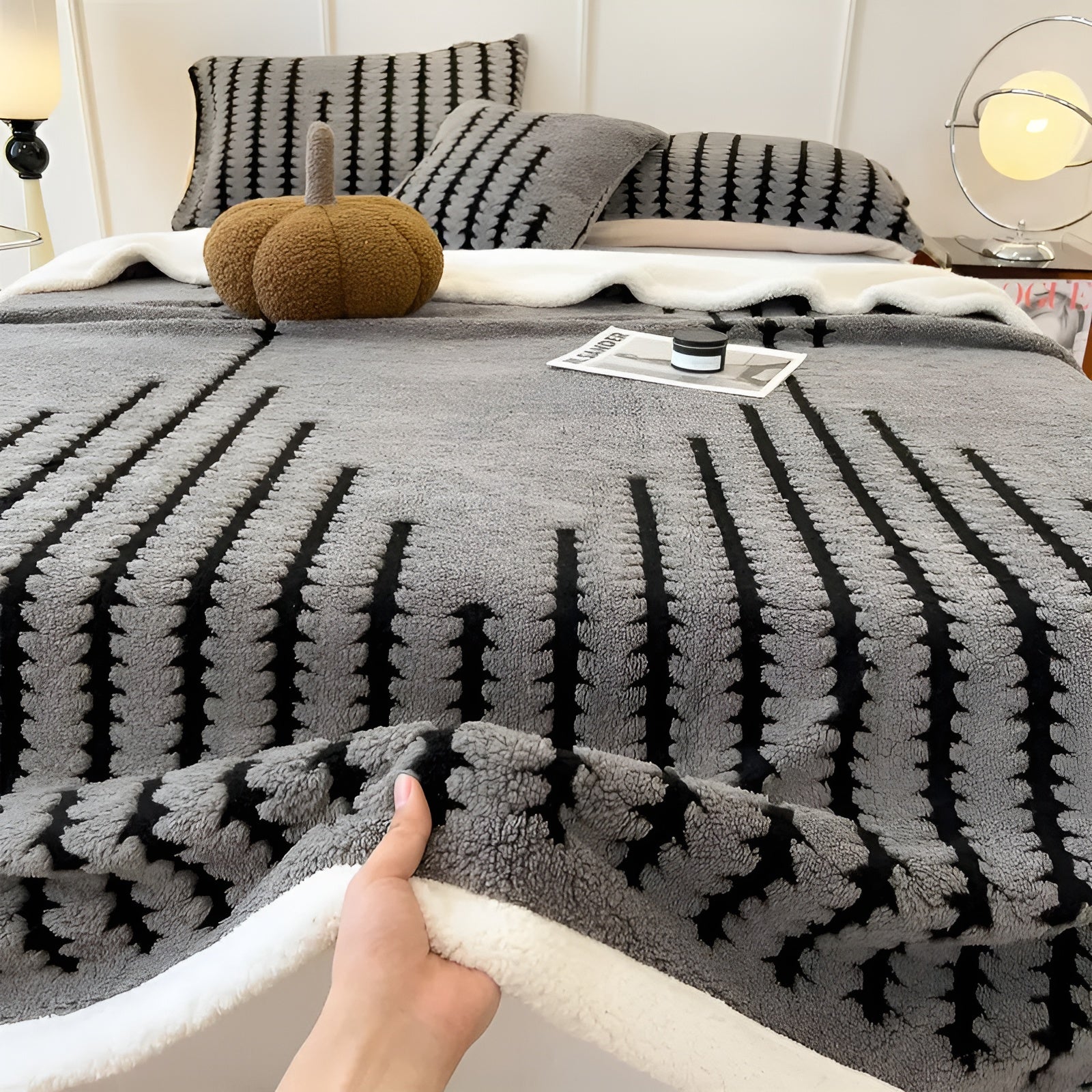 Gestreifte Fleece-Decke – Extra Weich und Warm | Perfekt für Wintertage