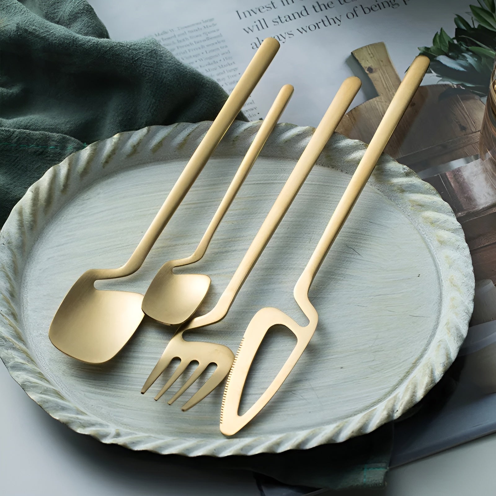 Besteckset – Elegantes und Hochwertiges Design | Perfekt für Alltag und Gäste - 4 Stück / Gold - Besteck-Set