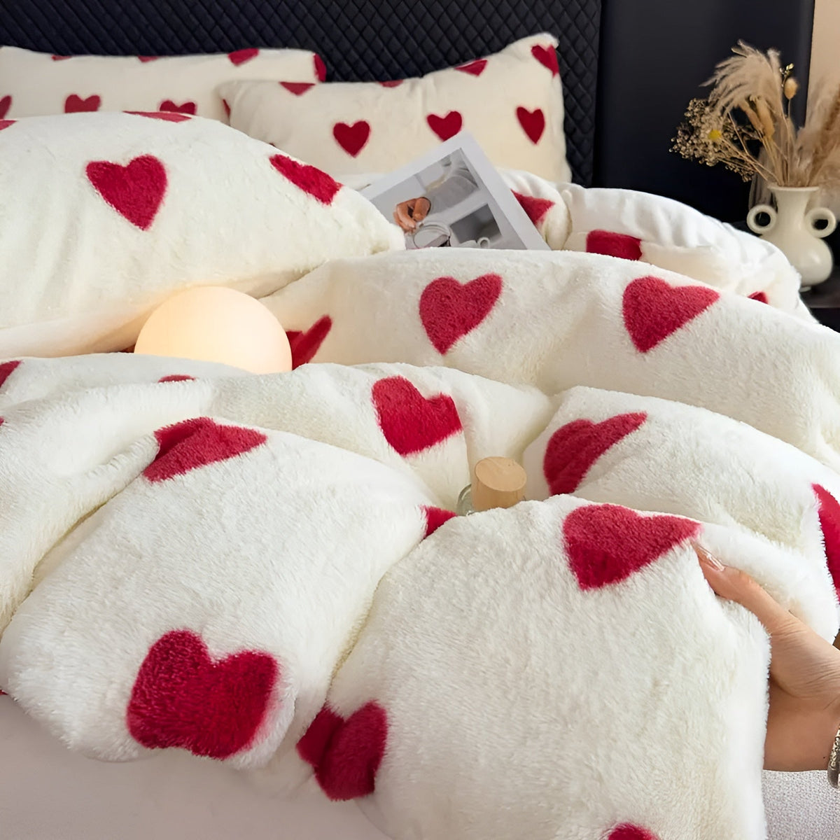 Bettwäsche-Set mit Herzmotiv – Weich & Warm für Herbst und Winter | Kuscheliges 3-teiliges Set aus Plüsch in Hellbeige