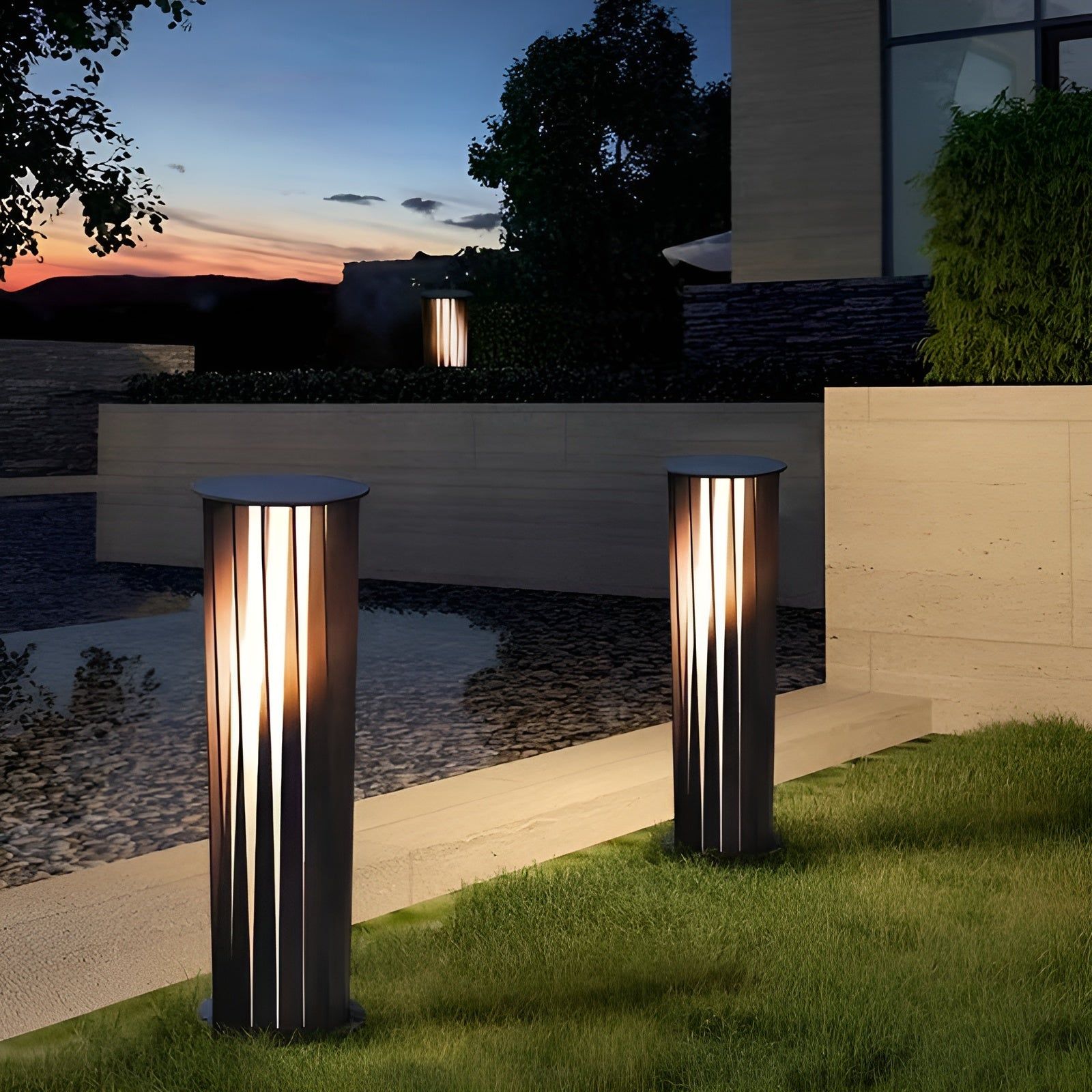 SolarFlare Light - Solarbetriebene Metall-Außen-LED-Leuchte Elegare