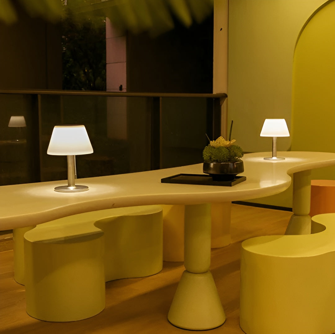 Celestra Solar-Tischlampe – Moderne Gartenbeleuchtung für Terrasse und Outdoor-Bereich - Lampe
