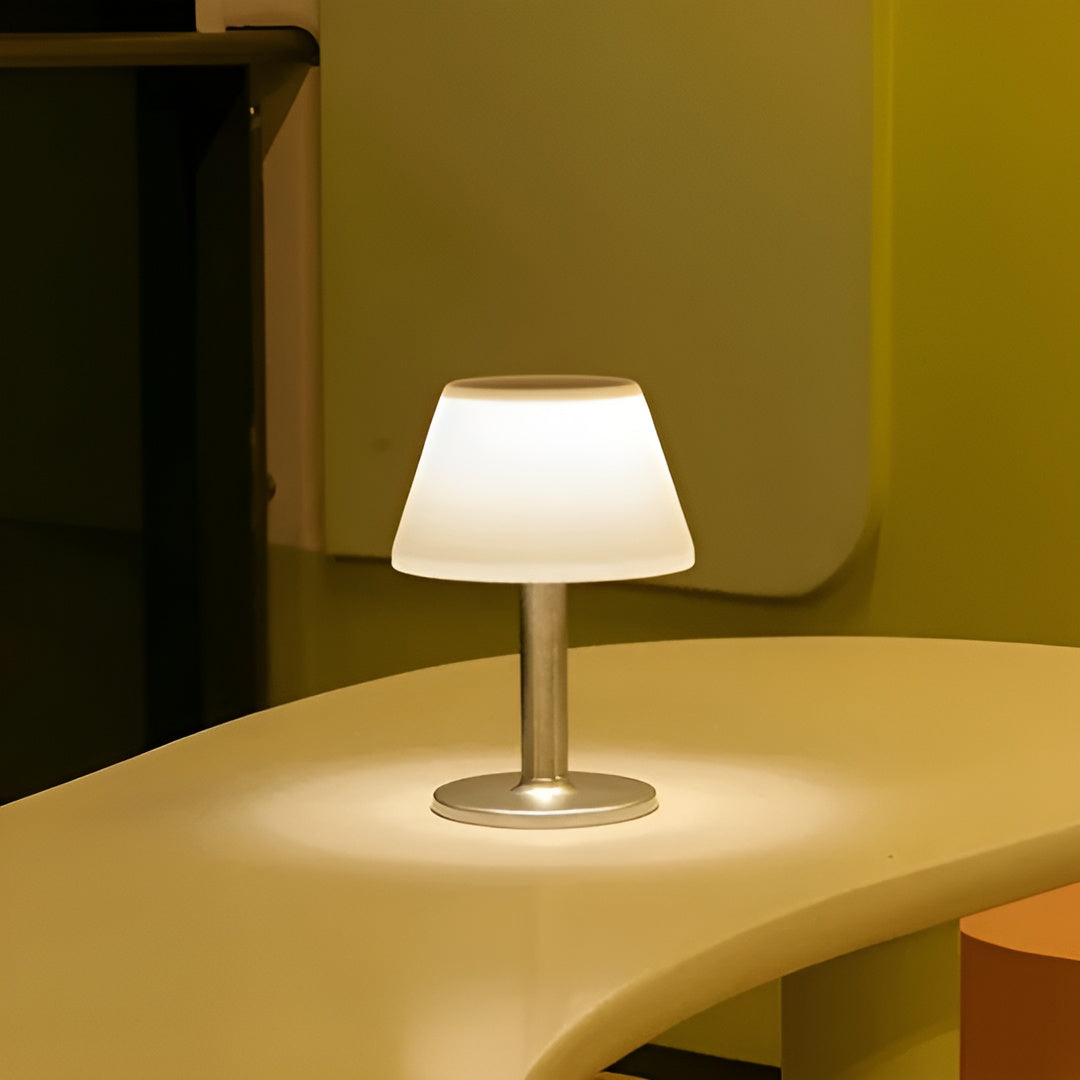 Celestra Solar-Tischlampe – Moderne Gartenbeleuchtung für Terrasse und Outdoor-Bereich - Lampe