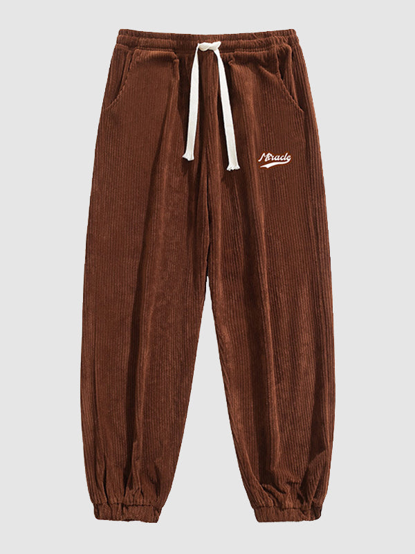Cordhose Herren mit Buchstabenstickerei – legere Freizeithose - Kaffee / S - Freizeithosen