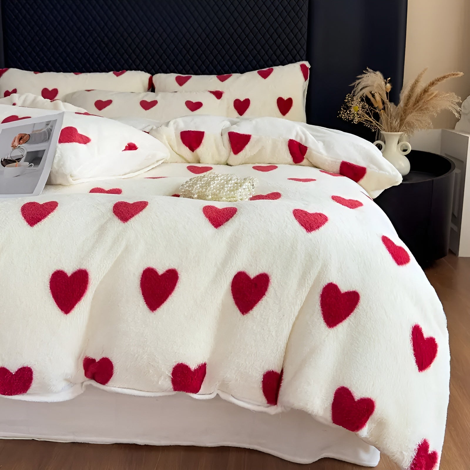 Bettwäsche-Set mit Herzmotiv – Weich & Warm für Herbst und Winter | Kuscheliges 3-teiliges Set aus Plüsch in Hellbeige