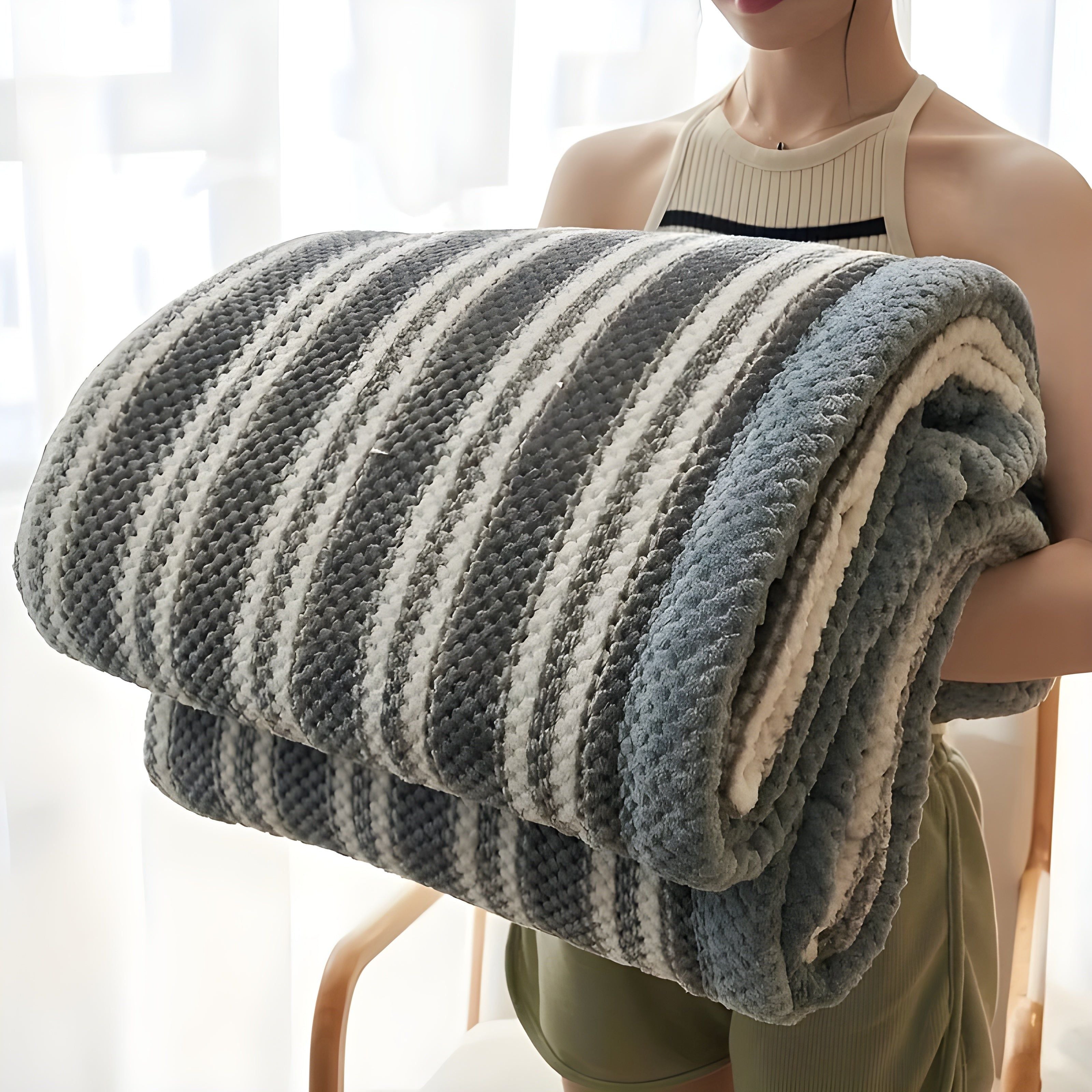 LuxeChenille Decke - Gemütliche Gestrickte karierte Milch-Fleece- Kuscheldecke