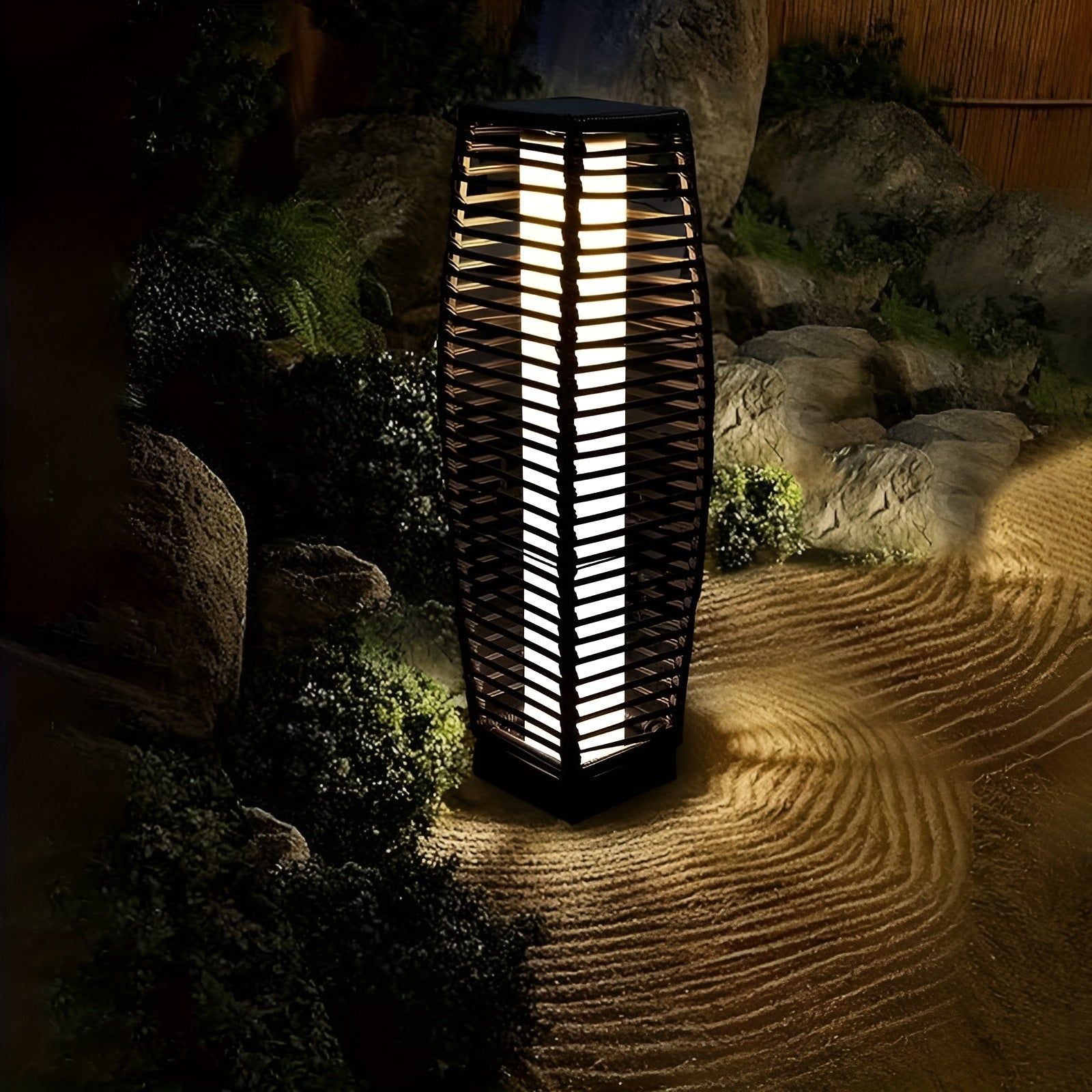 OutdoorShimmer Light - Vielseitige Solar-Außenbodenlampe Elegare