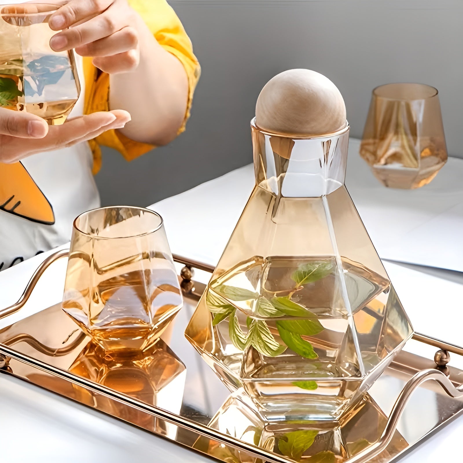 Diamantglas-karaffen-set Mit 4 Gläsern – Modern Und Dekorativ | 5-teiliges Set Mit Deckeln Für Wasser Saft Und Wein