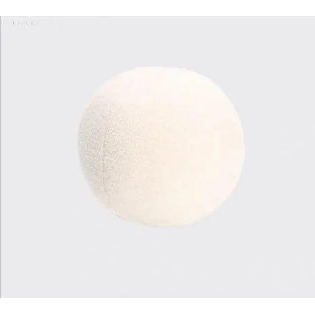 De Farrah Pillow - Nordisches Ball-Plüsch-Kissen - Weiß - Kissen