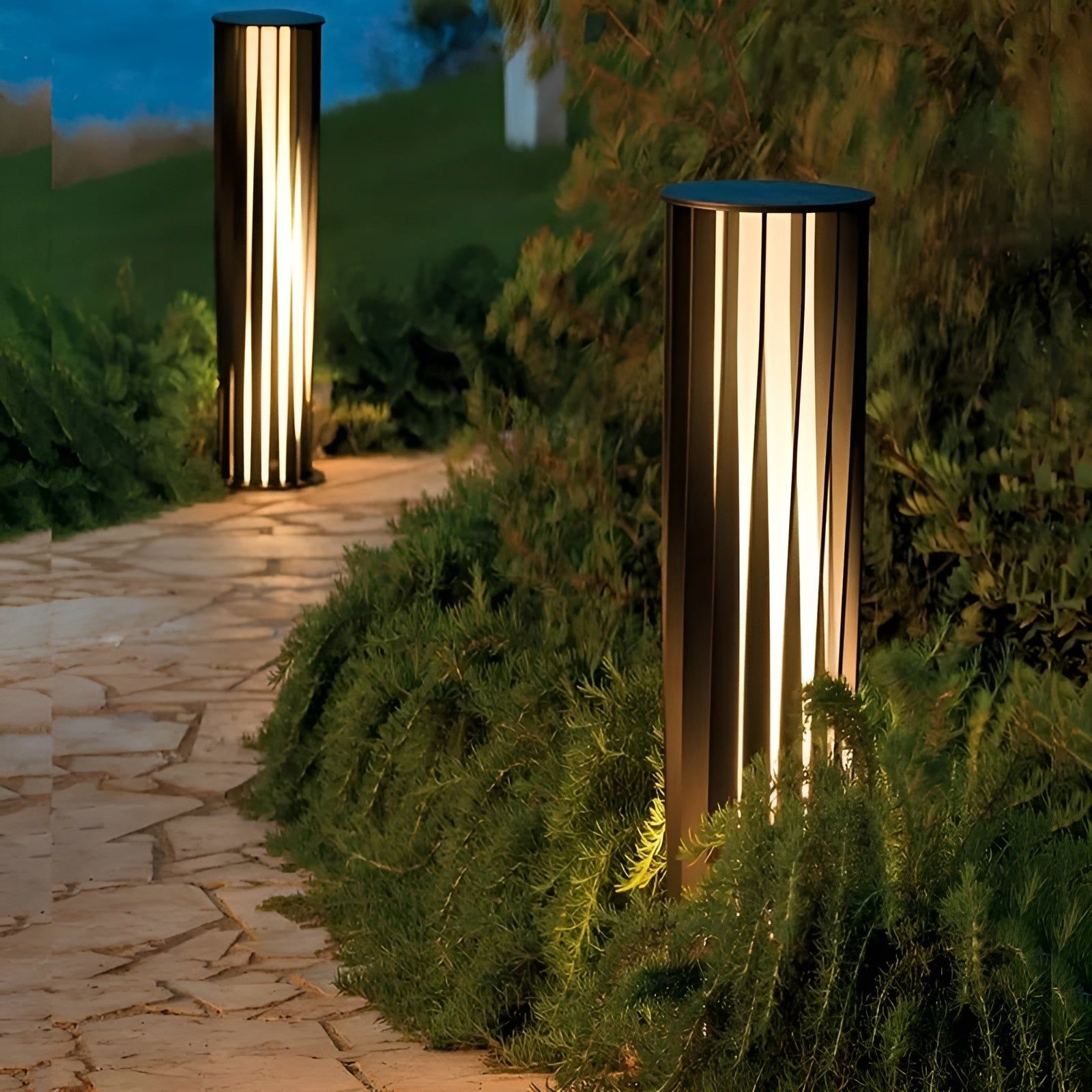 SolarFlare Light - Solarbetriebene Metall-Außen-LED-Leuchte Elegare