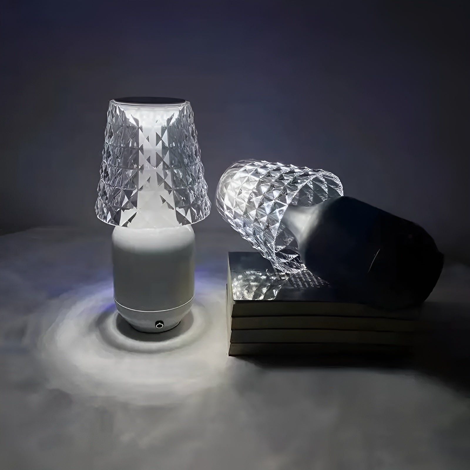 Zaroti Tischlampe - USB Wiederaufladbare Designerlampe mit Smart Touch - Elegare