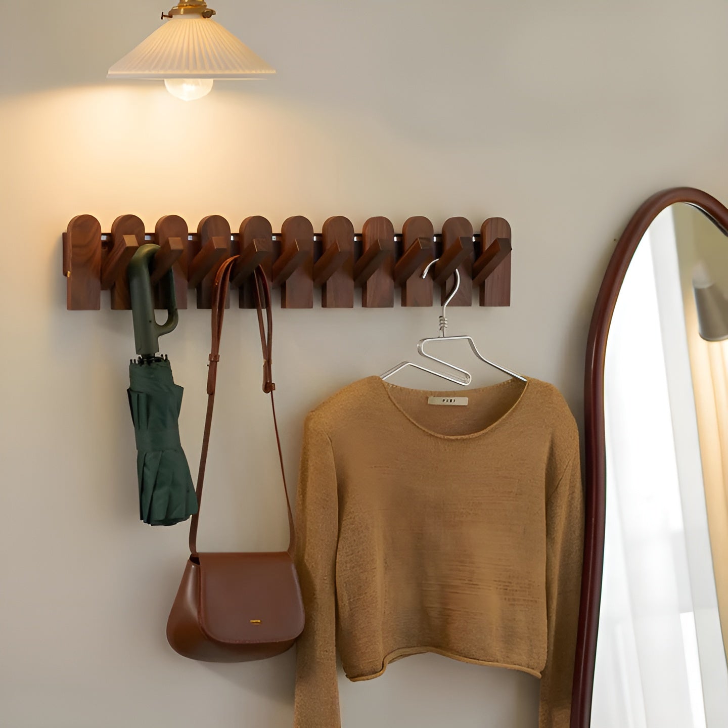 Klappbare Garderobenleiste aus Holz – Stilvolle Wandhakenleiste | Platzsparende Lösung für jeden Raum