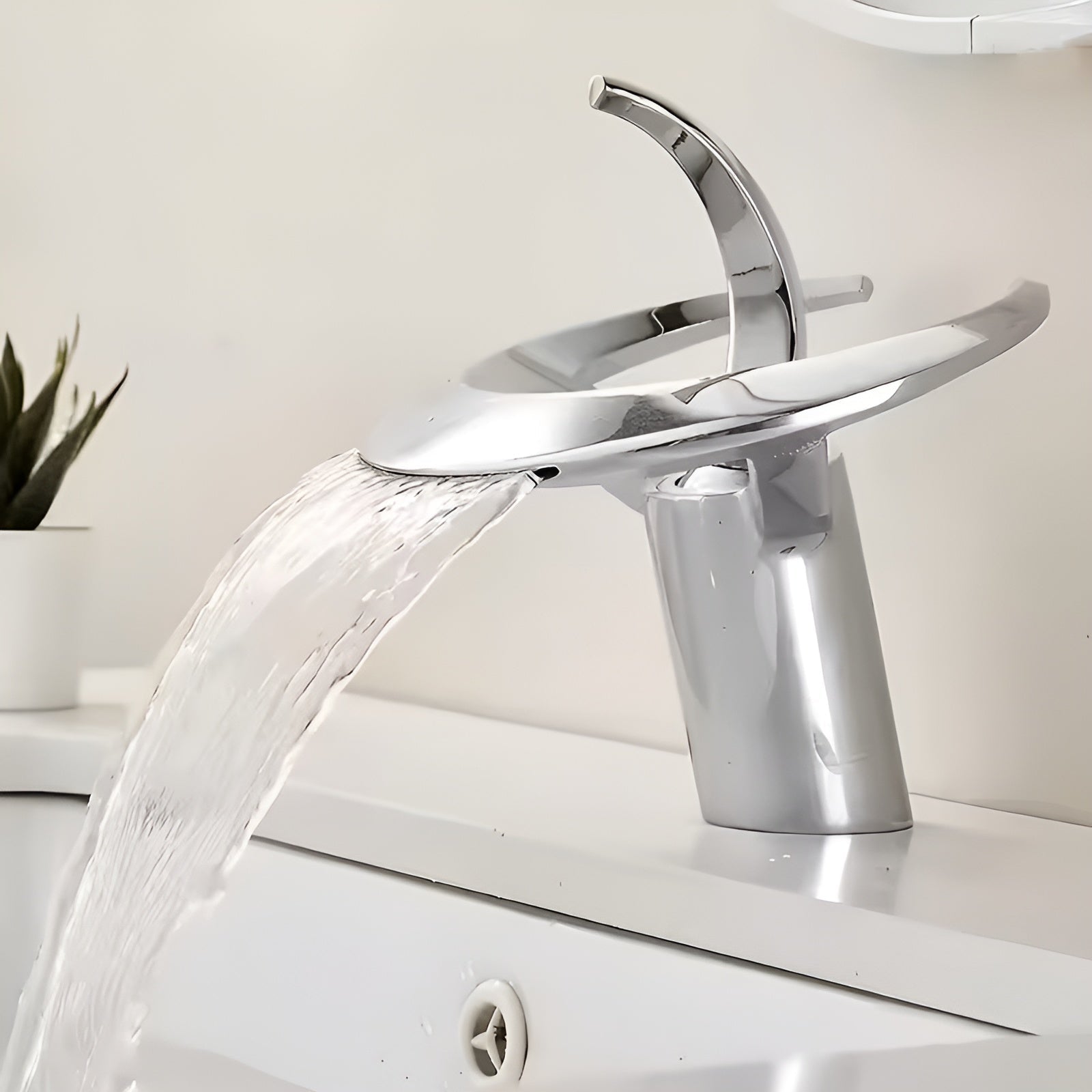 Einhebel-Wasserhahn mit Wasserfallauslauf – Wasserfall-Design | Robuste Messingkonstruktion - Waschtischarmaturen