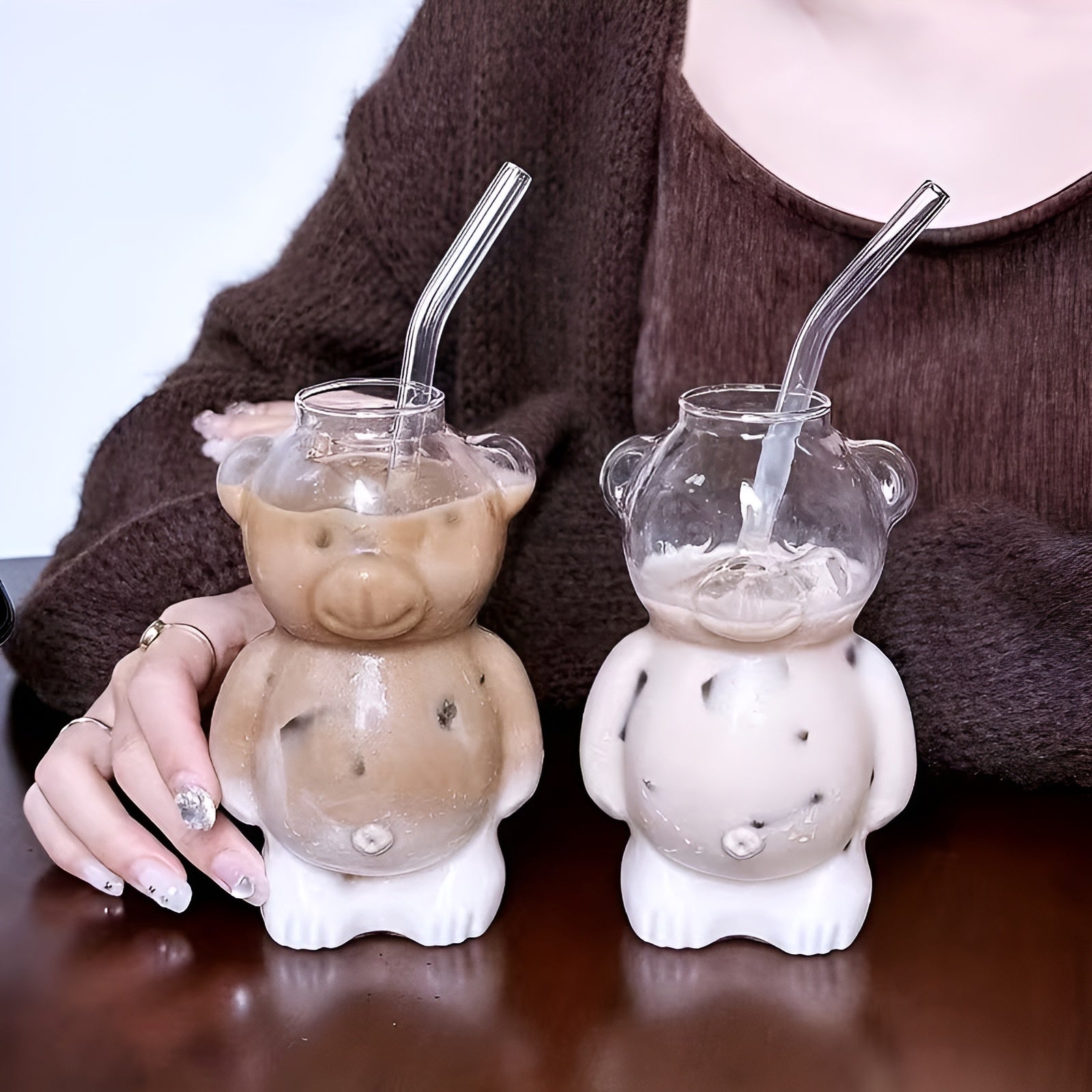 Bär Glasbecher Set (2-teilig) – Niedliches Design aus Borosilikatglas | Mit Glasstrohhalm für Kaffee & Cocktails