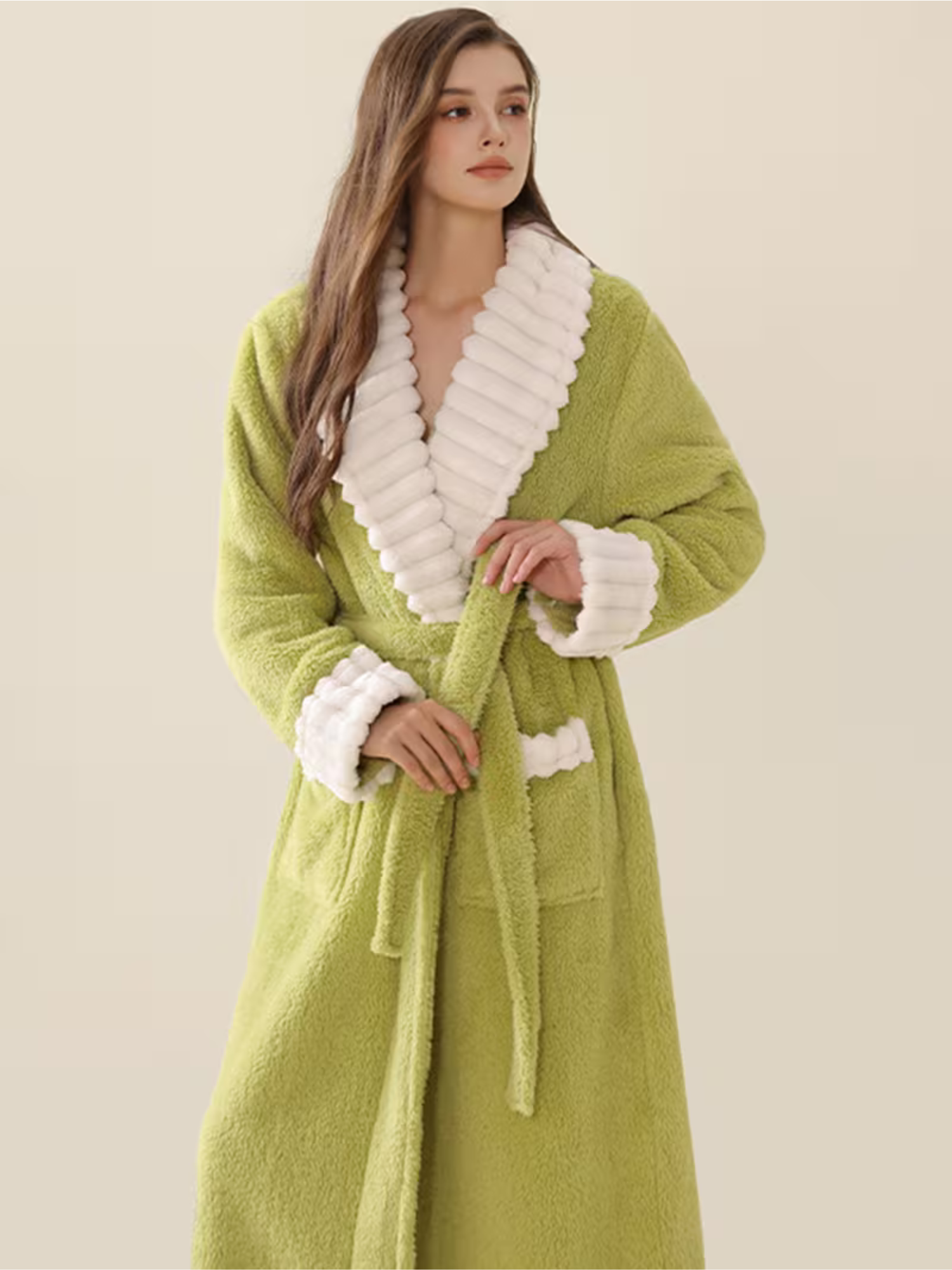 Flauschiger Damen-Winterbademantel – Extra Lang & Wärmend | Weiches Flanell mit Taschen - Grün / M - Bademantel