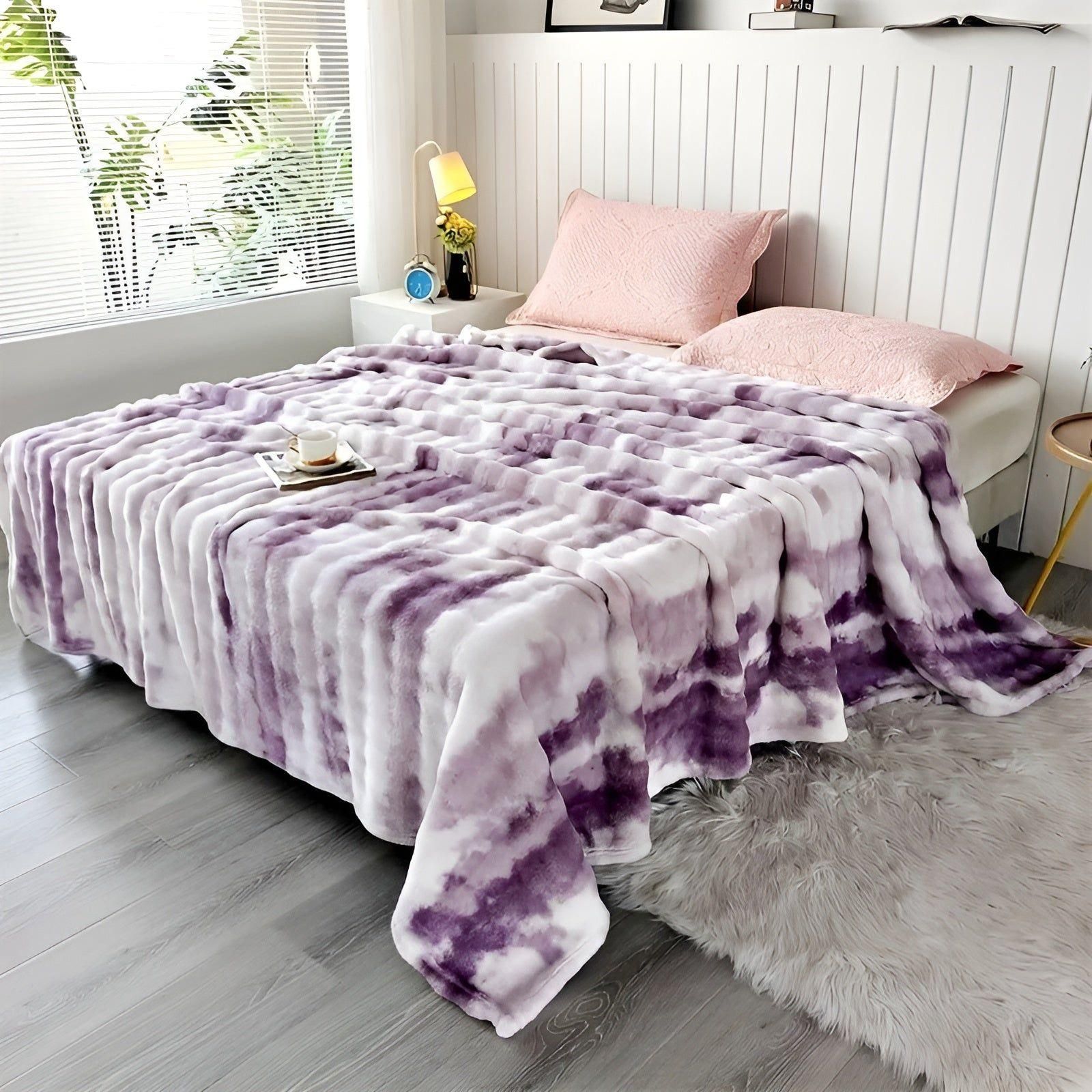 FleeceDream Decke - Ultra-weiche gemütliche wendbare maschinenwaschbare Fleecedecke - Druck - Taro Violett / 150x200cm