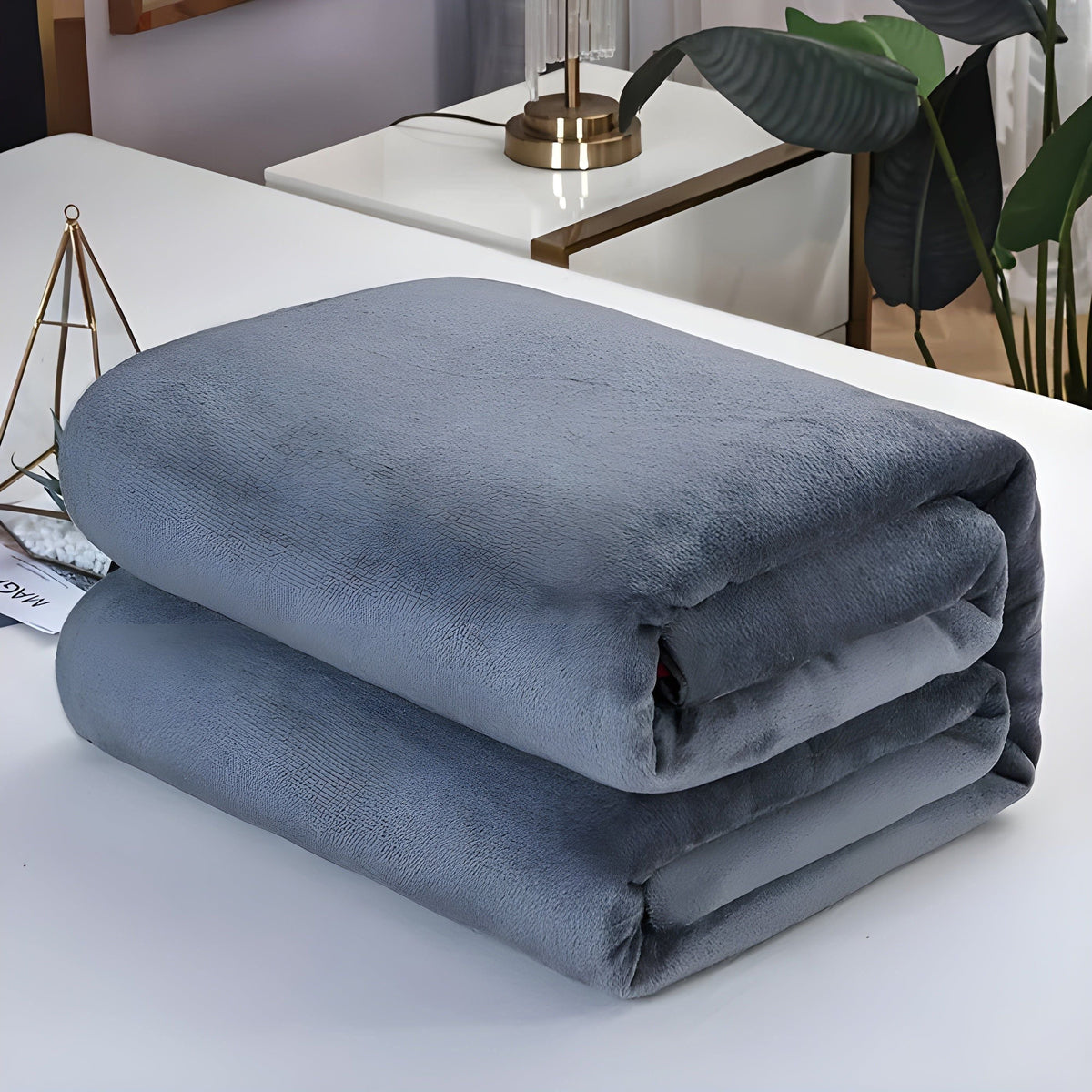 FluffyFleece Blanket - Strapazierfähige Dicke Fleece Winterdecke - Dunkelgrau / 100*150cm - Decke