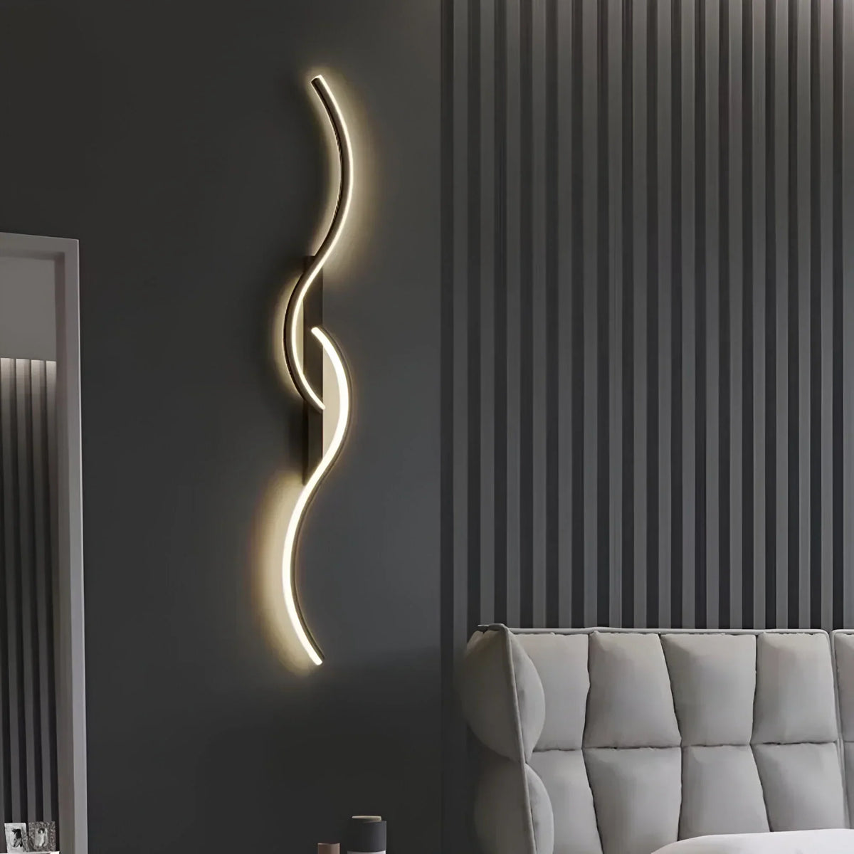 Geschwungene LED-Wandleuchte für Innenräume – Elegante Akzentbeleuchtung - LED-Wandleuchte