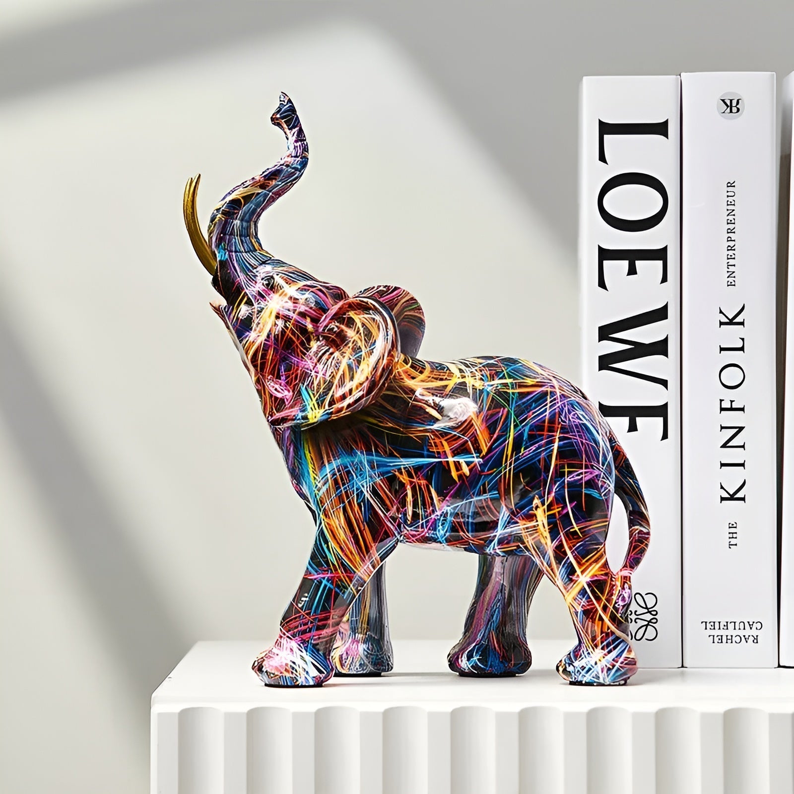 Graffiti Elefant Figur – Kreative Kunstdekoration für Wohnzimmer und Büro - Dekorative Figur