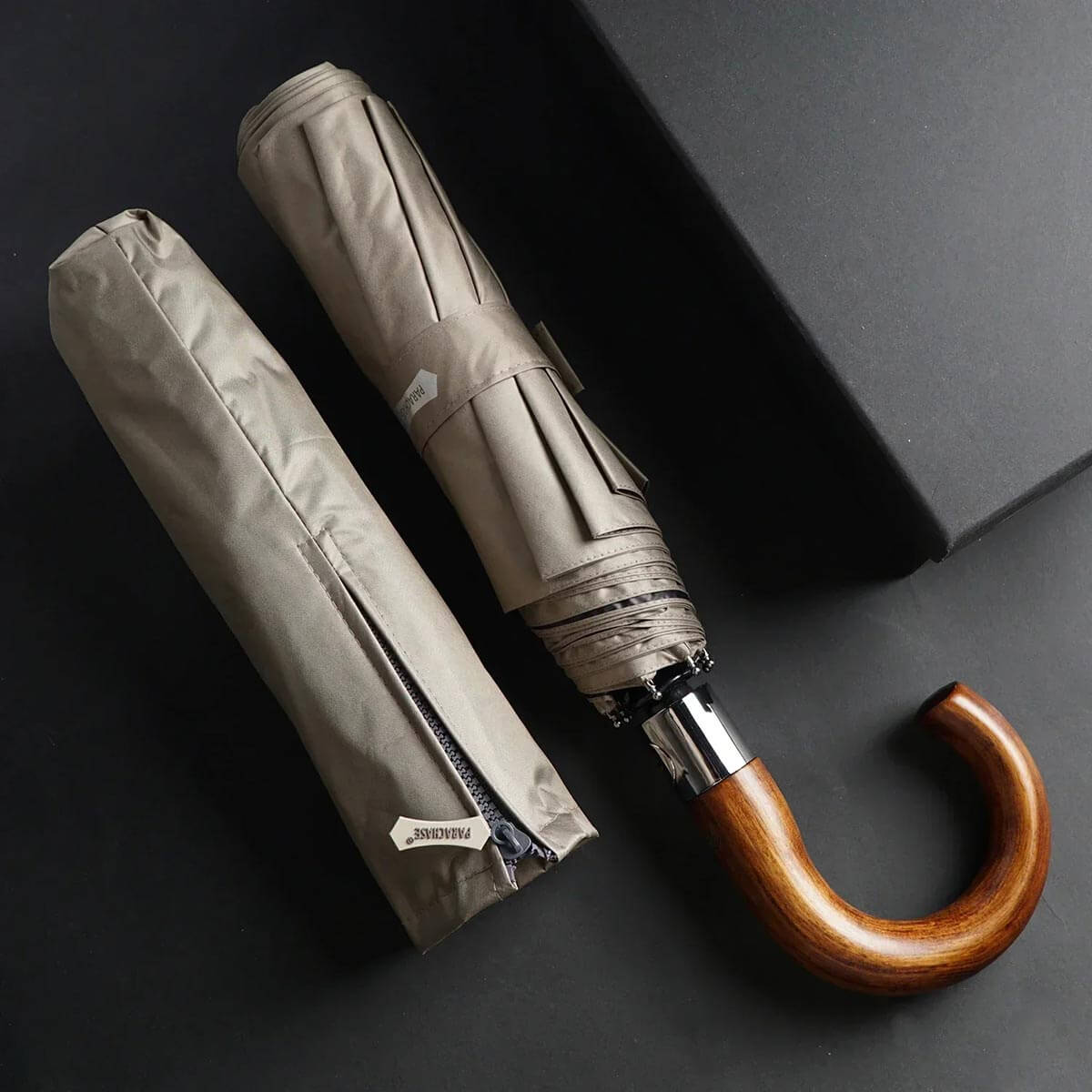 Großer Automatik-Taschenschirm mit Holzgriff – 122 cm - Regenschirme