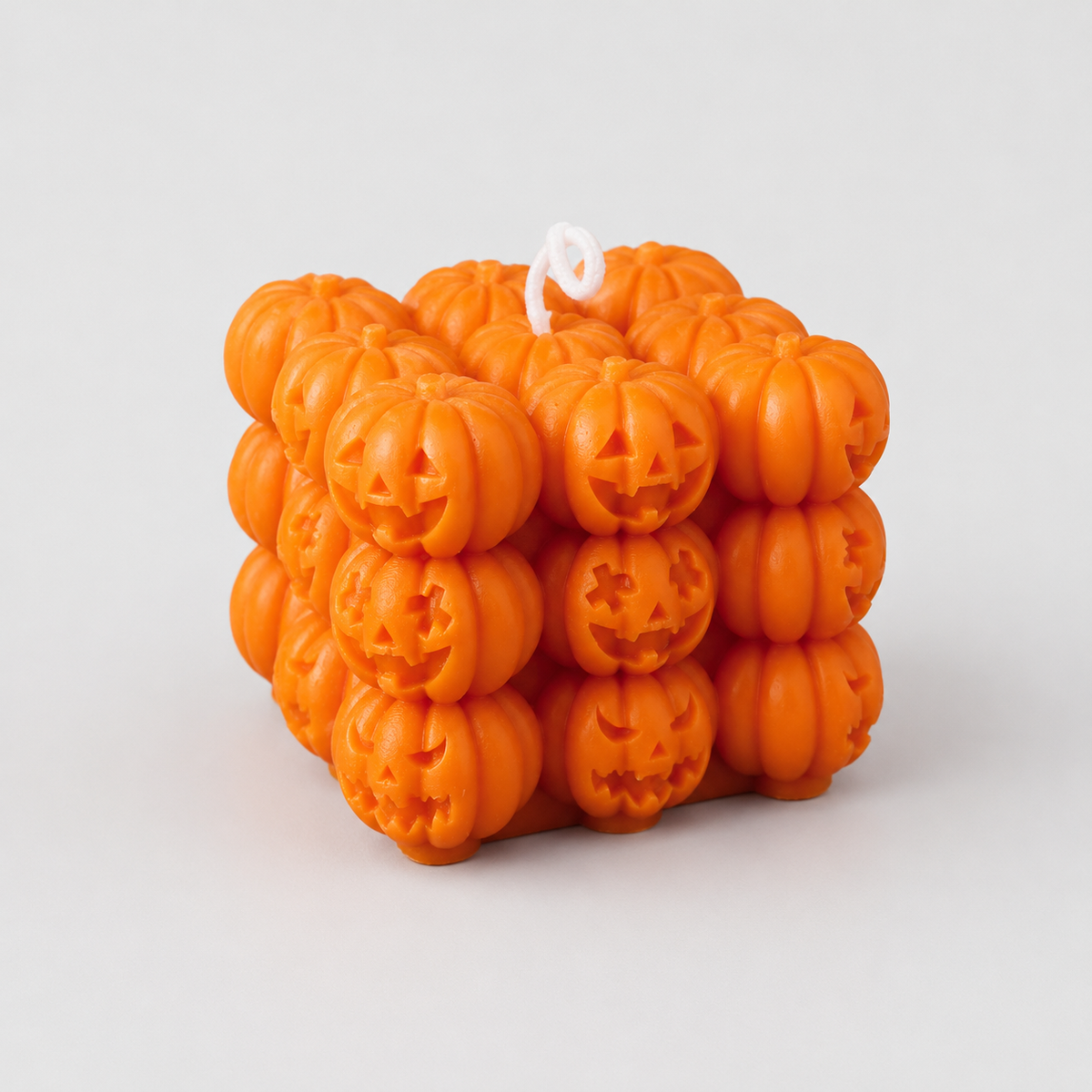 Halloween-Kürbiskerze aus Sojavvachs – Würfelform 6,5 cm - Orange - Geschenke – Saisonal – Halloween