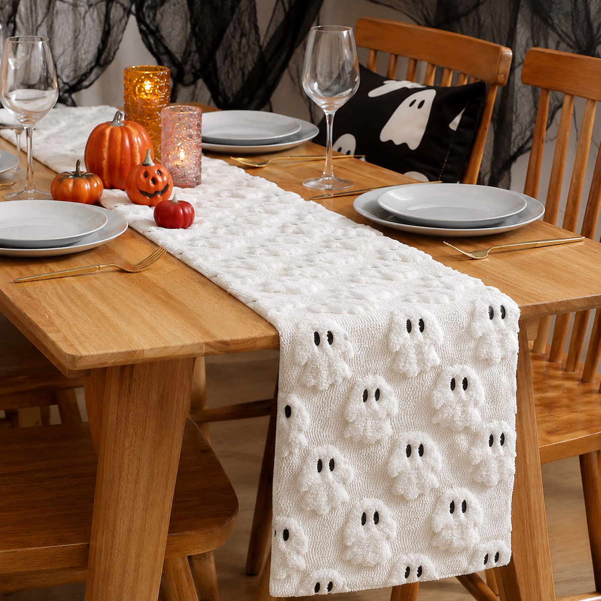 Halloween Tischläufer mit 3D-Geist- oder Kürbismotiv – 33 × 233/275 cm - Halloween-Dekoration