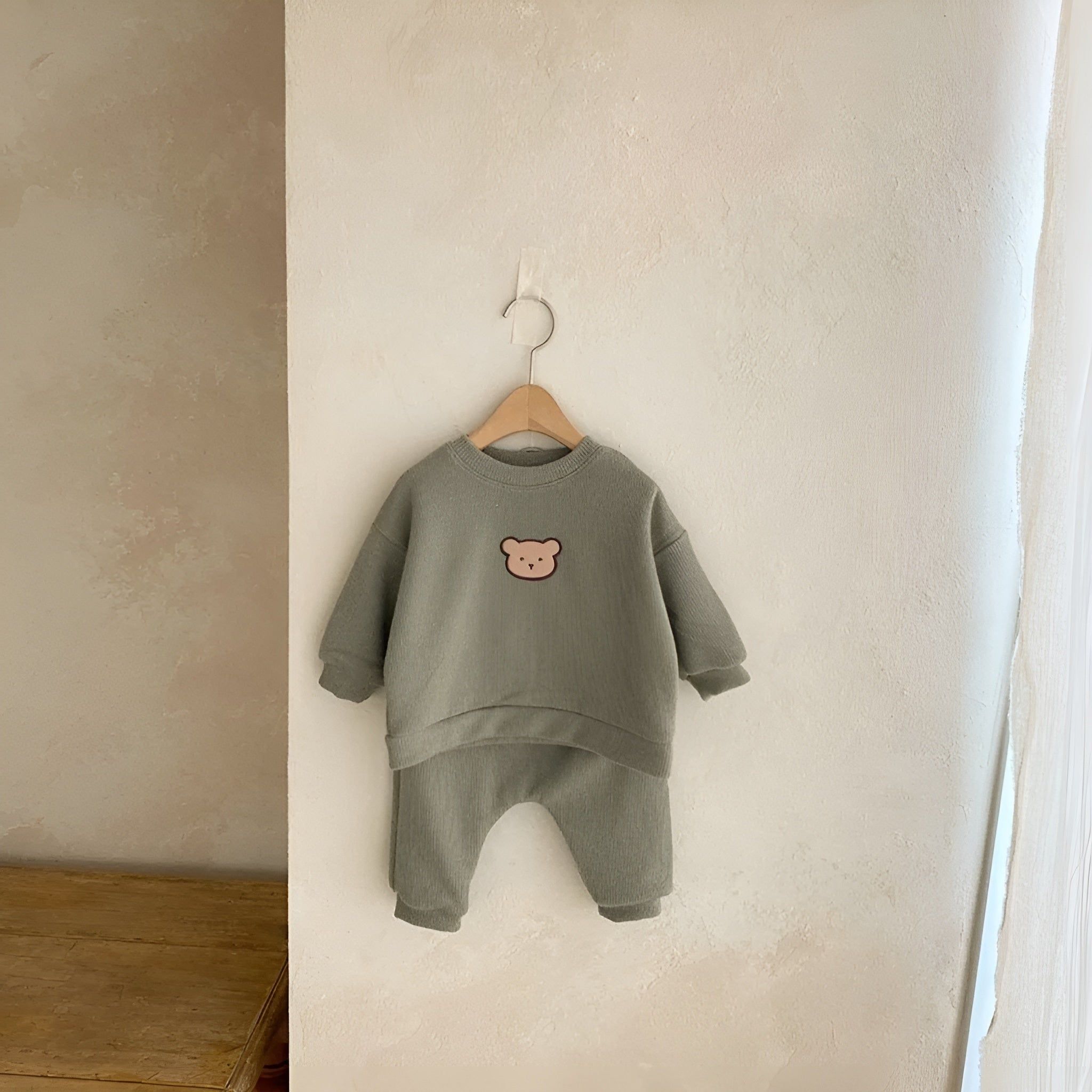 Bear Love - Stilvolle Baumwolle Bestickt Passendes Bärenset (Pullover und Hose) - Elegare