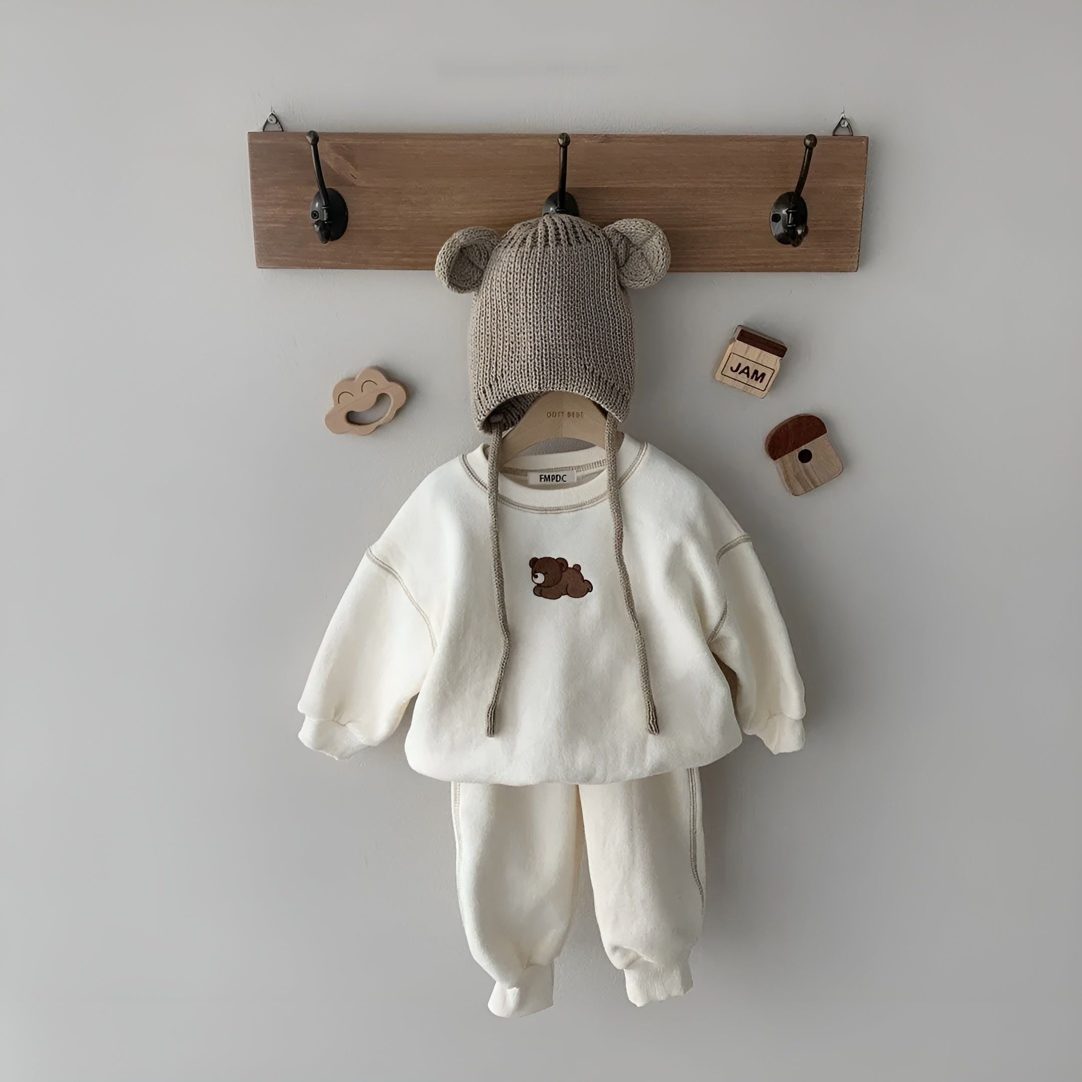 Playful Bear - Bequem gestickt Passendes Bären-Set für Babys (Pullover + Hose) - Elegare