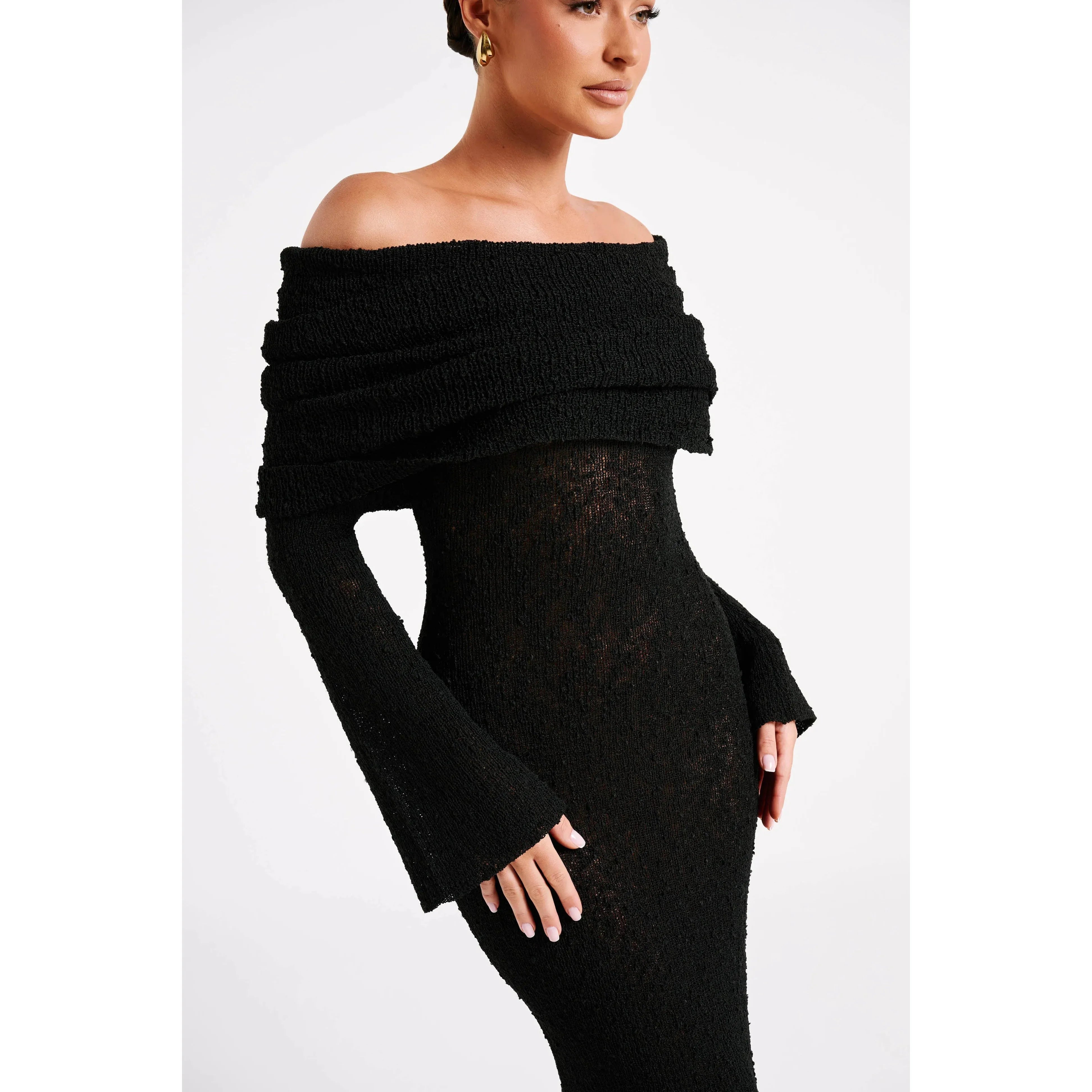 Anika Dress - Elegantes Bodycon-Strickkleid mit Off-Shoulder-Design Elegare