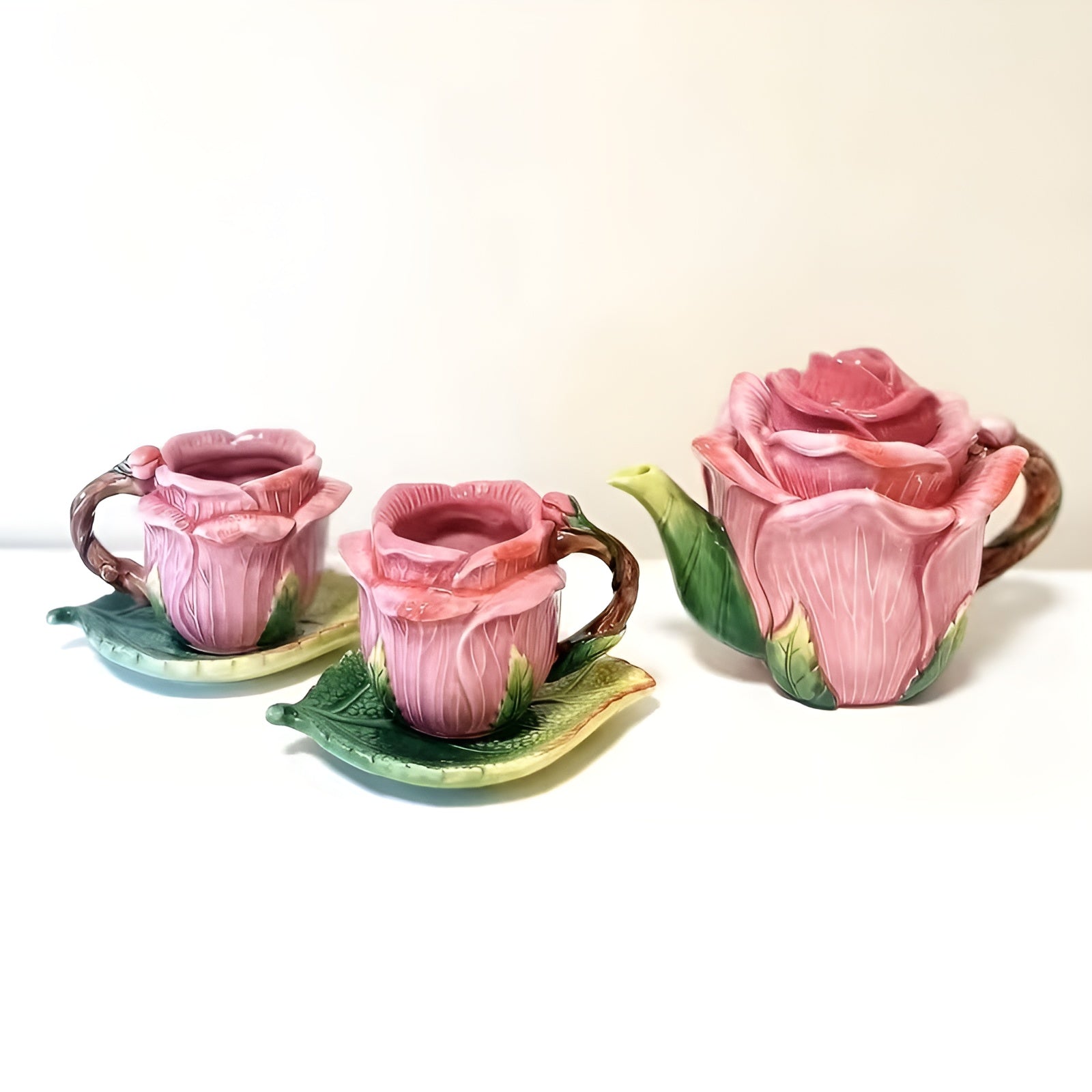 Keramik Teeservice mit Rosenmotiv – Handbemalt und Elegant | Tasse mit Untertasse im floralen Design - Rosen Teeset