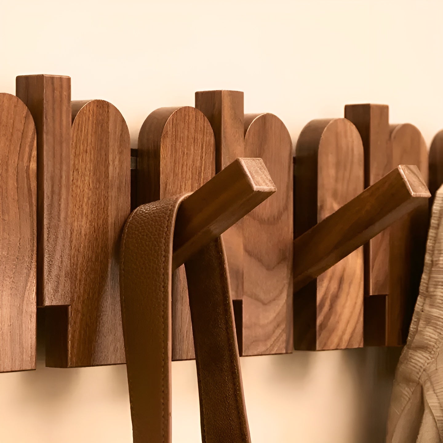 Klappbare Garderobenleiste aus Holz – Stilvolle Wandhakenleiste | Platzsparende Lösung für jeden Raum - Wandhaken