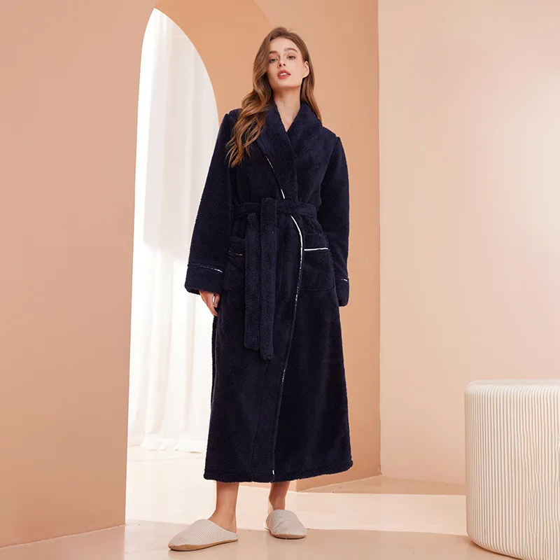 Langer Bademantel mit Gürtel und Taschen – Unisex - Dunkelblau Damen / S - Nacht- und Bademäntel