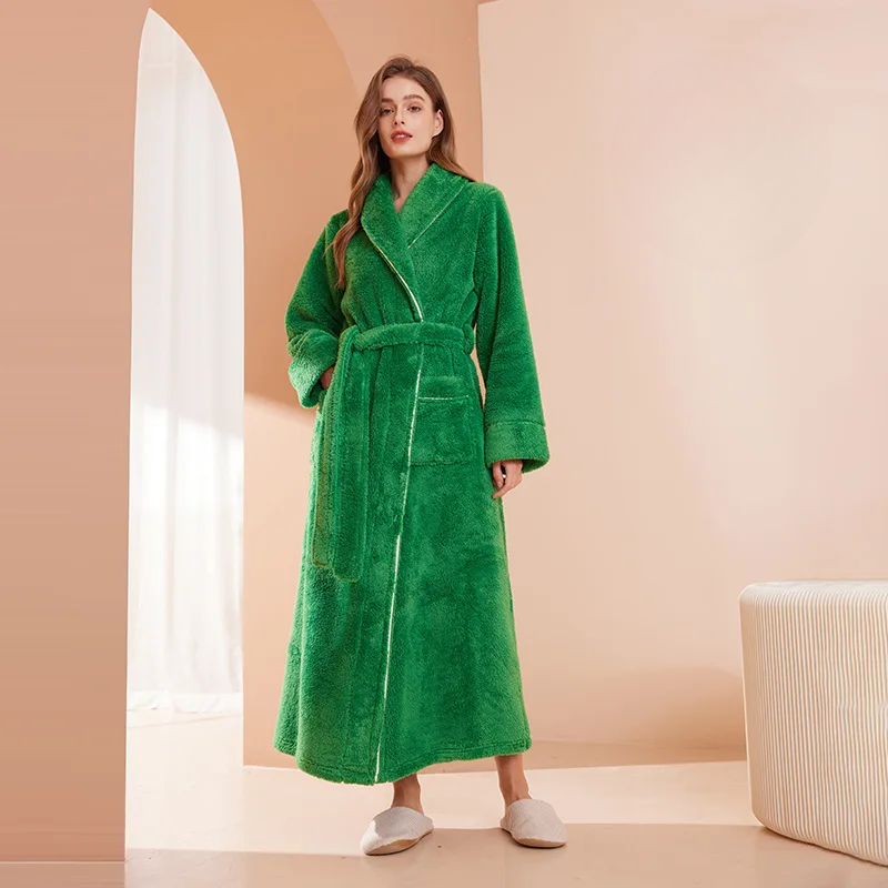 Langer Bademantel mit Gürtel und Taschen – Unisex - Grün Damen / S - Nacht- und Bademäntel