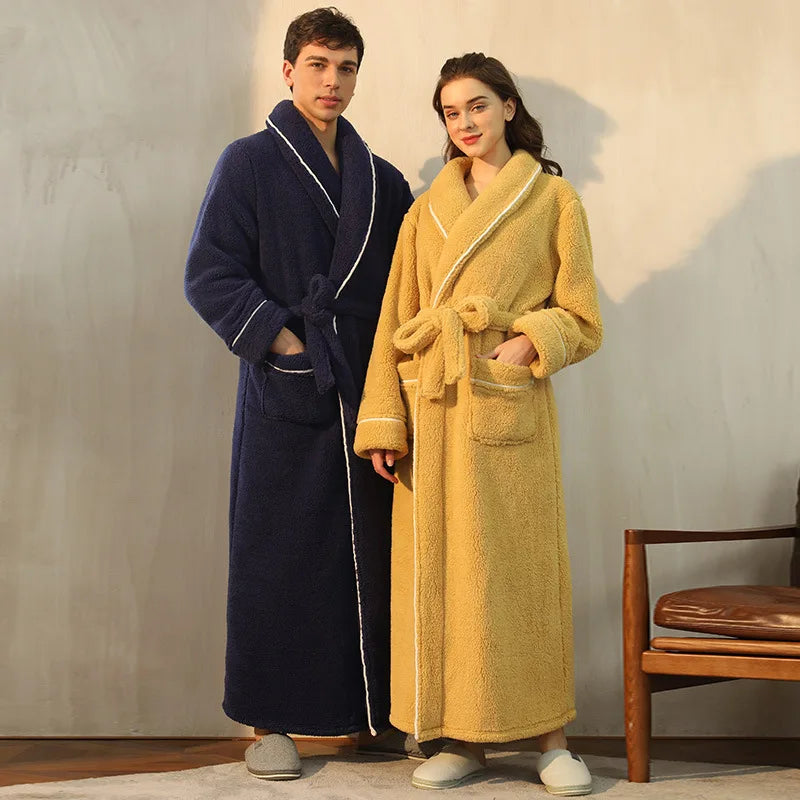 Langer Bademantel mit Gürtel und Taschen – Unisex - Nacht- und Bademäntel