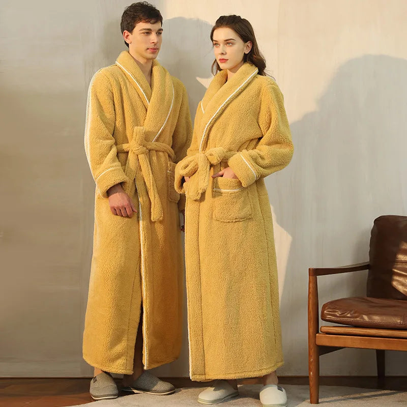 Langer Bademantel mit Gürtel und Taschen – Unisex - Nacht- und Bademäntel