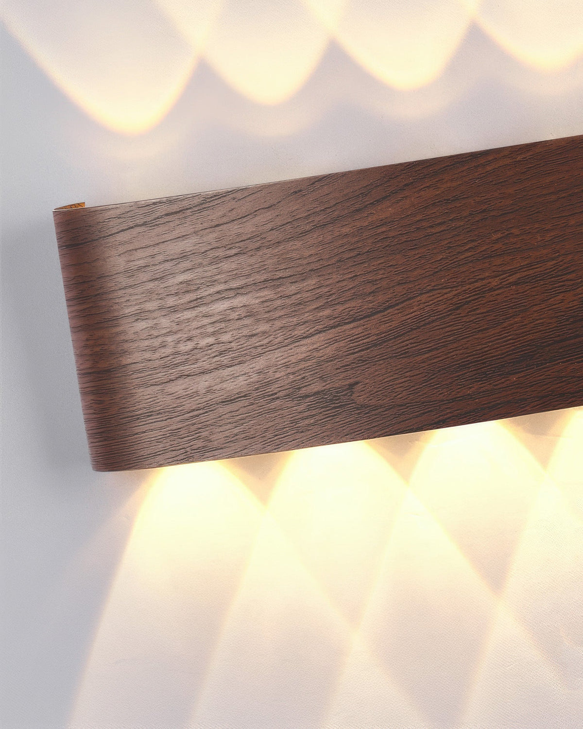 LED Wandleuchte mit Holzoptik – Elegante Innen- und Außenleuchte - Wandleuchten