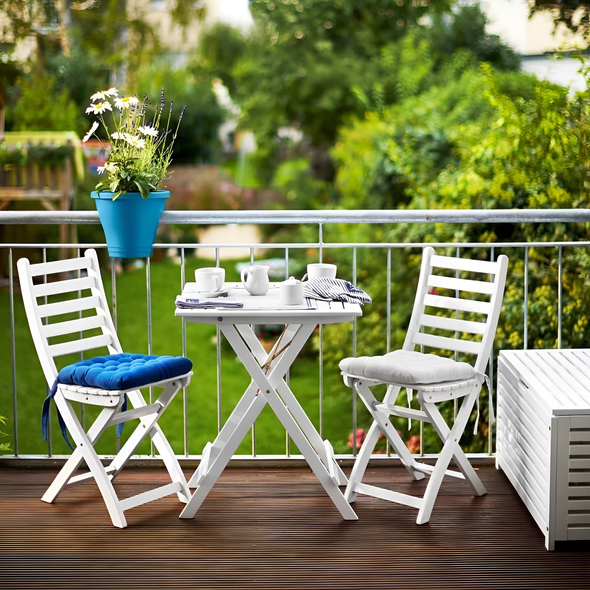 LODGE 3-teiliges Gartenmöbel-Set – Klappbares Bistro-Set aus massivem Akazienholz - Gartenmöbel-Set