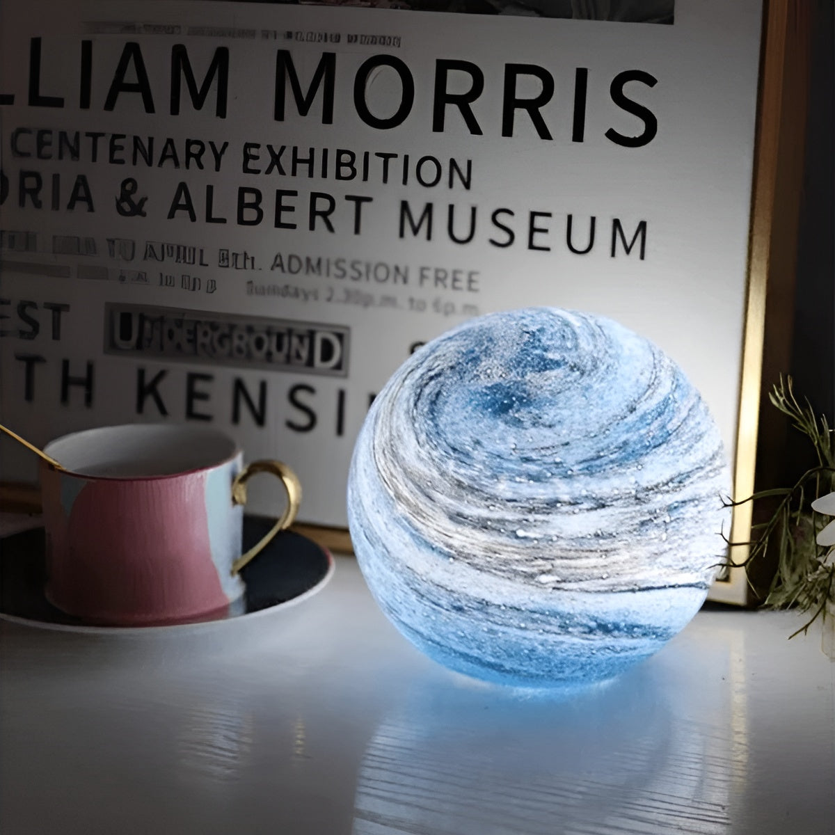 Lunacrystal Mondlampe Aus Glas – Magisches Mondlicht MIT Kosmischen Details Für Stimmungsvolle Wohnräume - Tischlampe