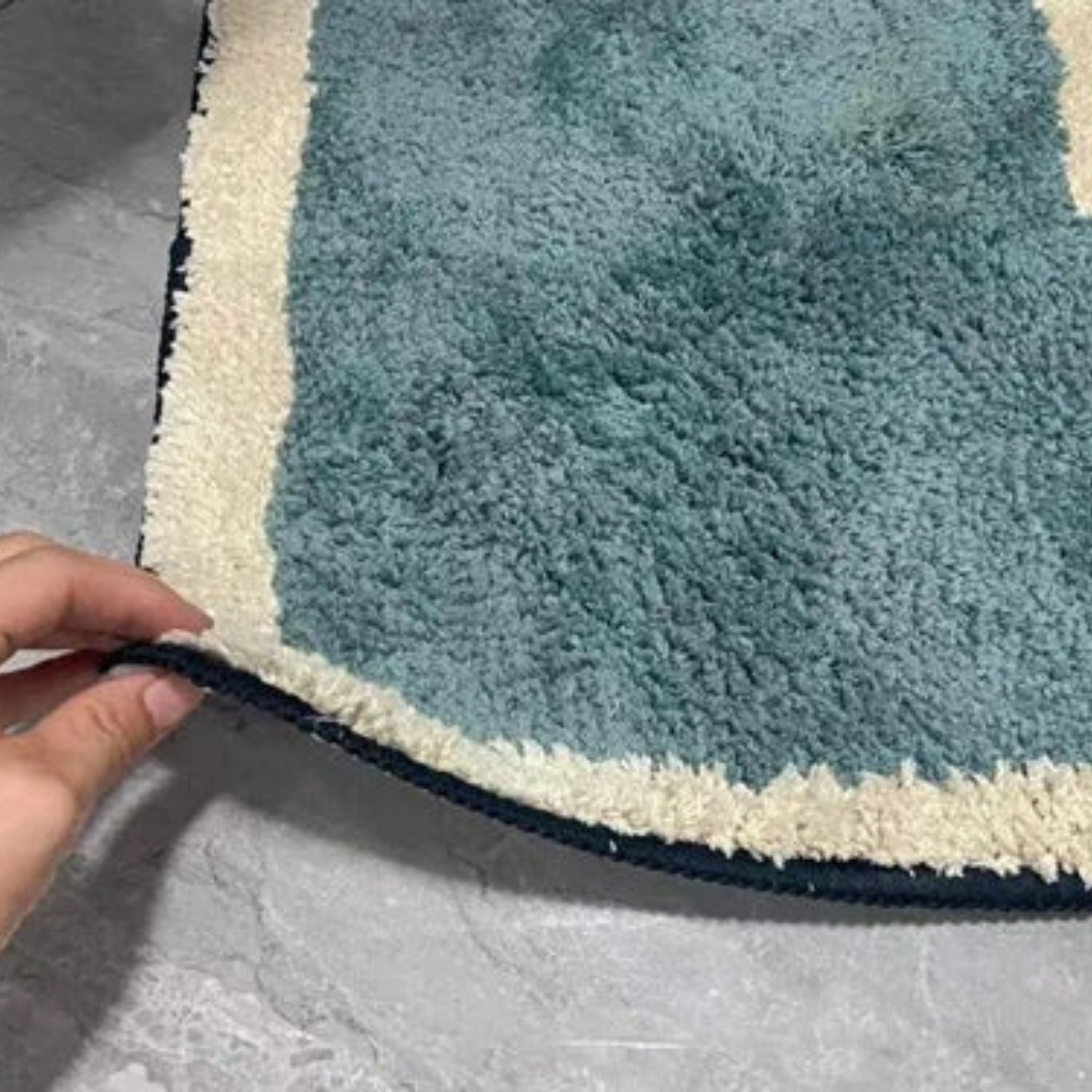 Luxuriöse Handgefertigte Badematte – Abstraktes Design Für Stilvolle Badezimmer - Badematte