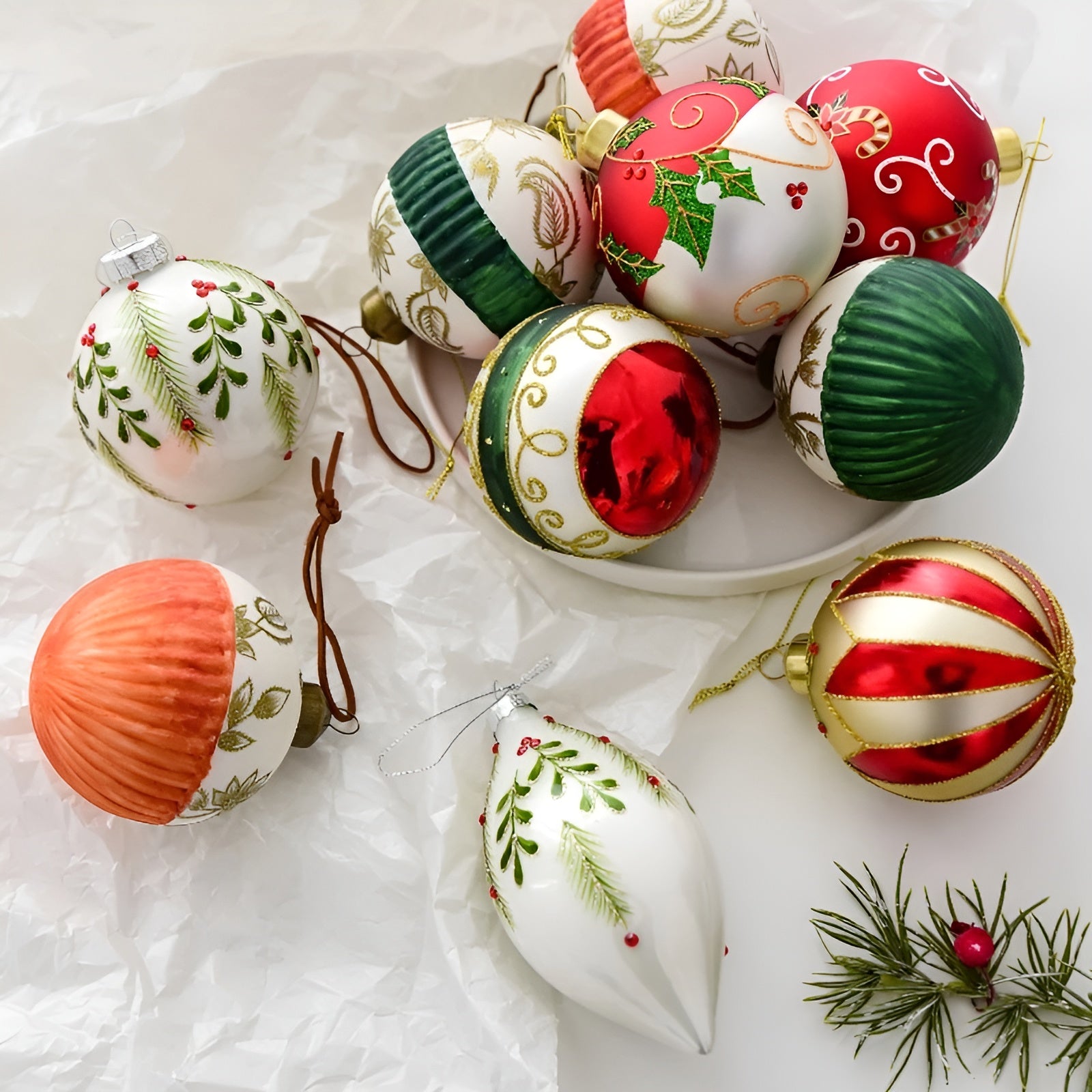 Glaskugeln für Weihnachtsbaum – Handbemalt & Luxuriös | 2er-Set Weihnachtsanhänger 8 cm