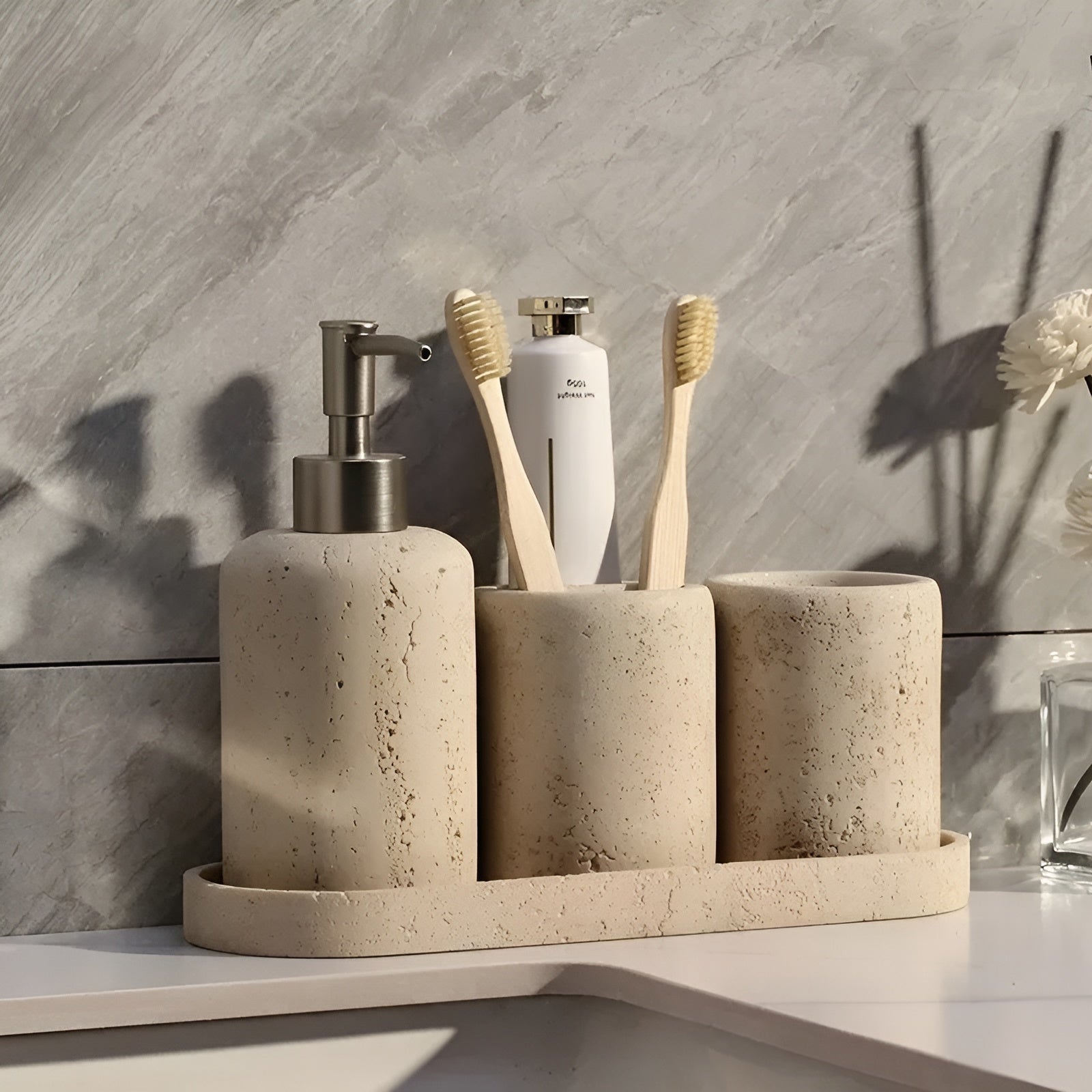 Zahnbürstenhalter aus Naturstein – mit Seifenspender und Ablage | Elegante Badaccessoires aus Marmor